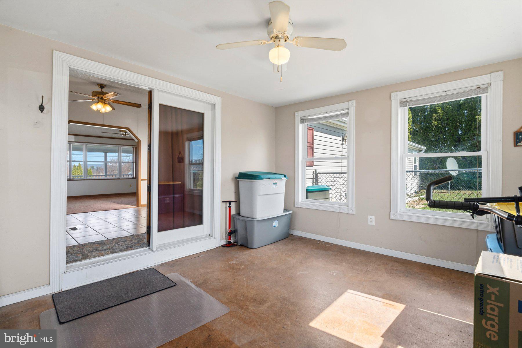 CLOVER LANE - Residential