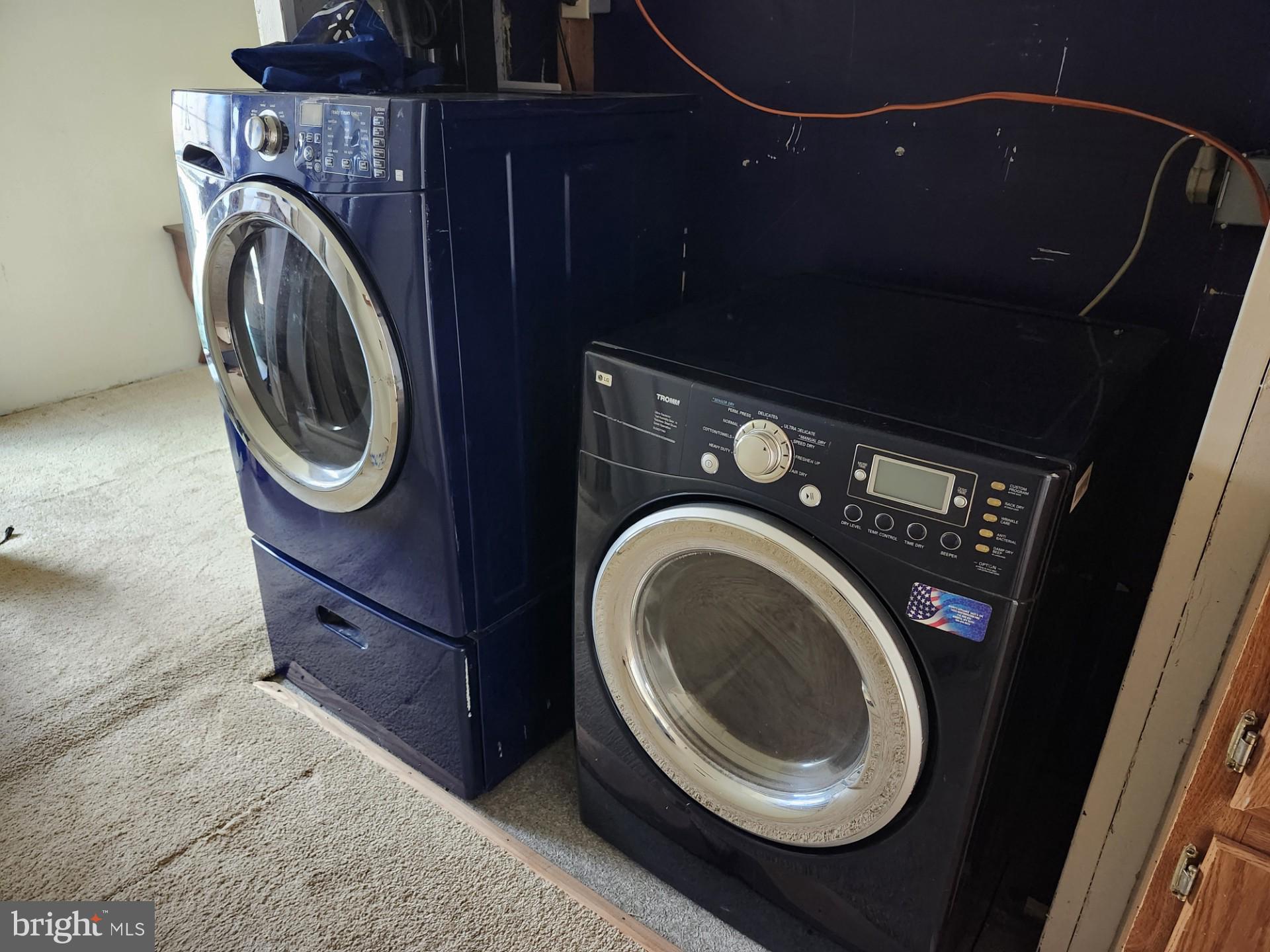 WOODLAND ESTATES - Residential