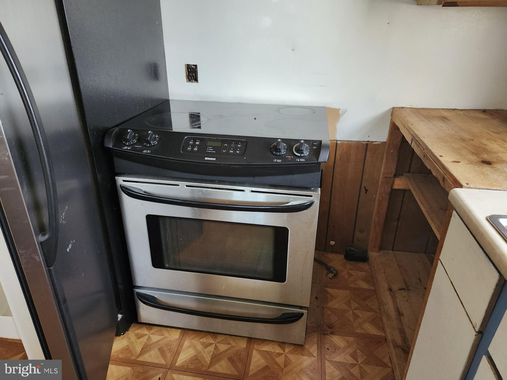 WOODLAND ESTATES - Residential