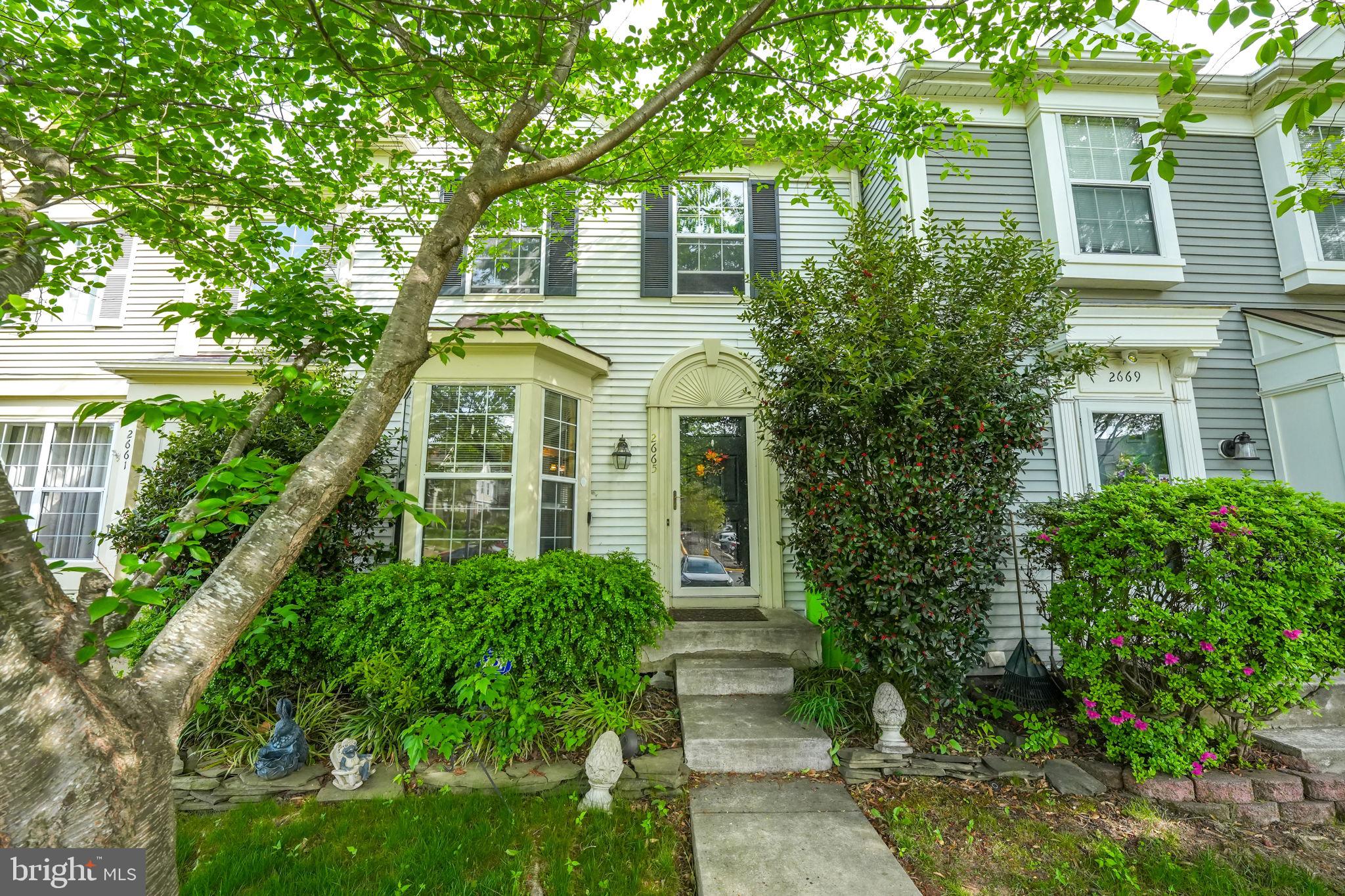 2665 MCGUFFEYS COURT