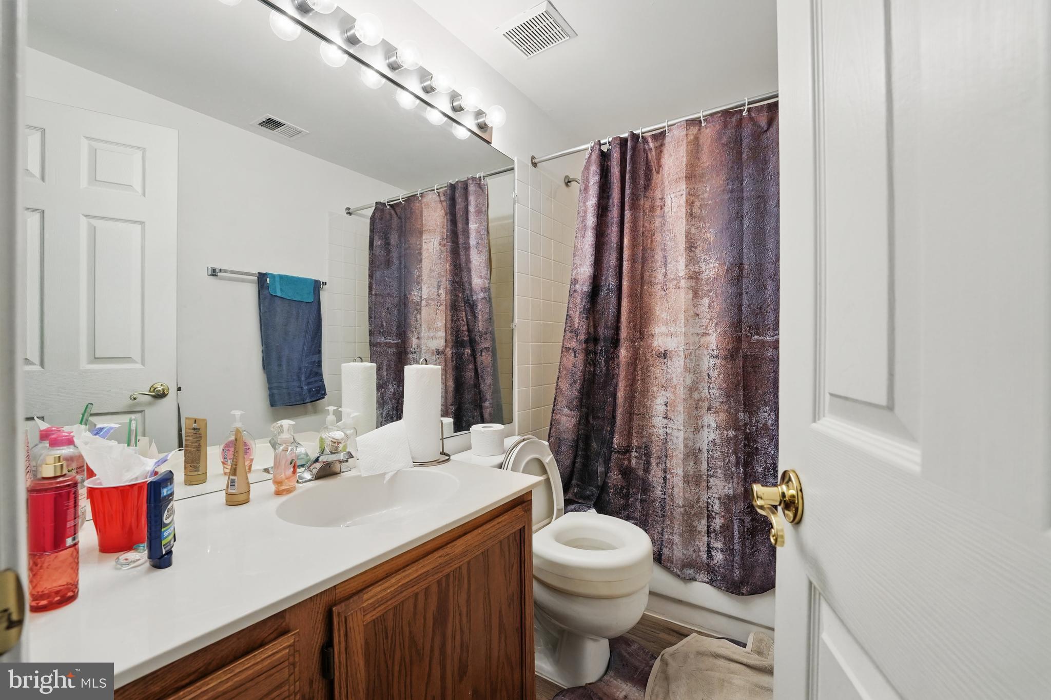 RIVER OAKS - Residential