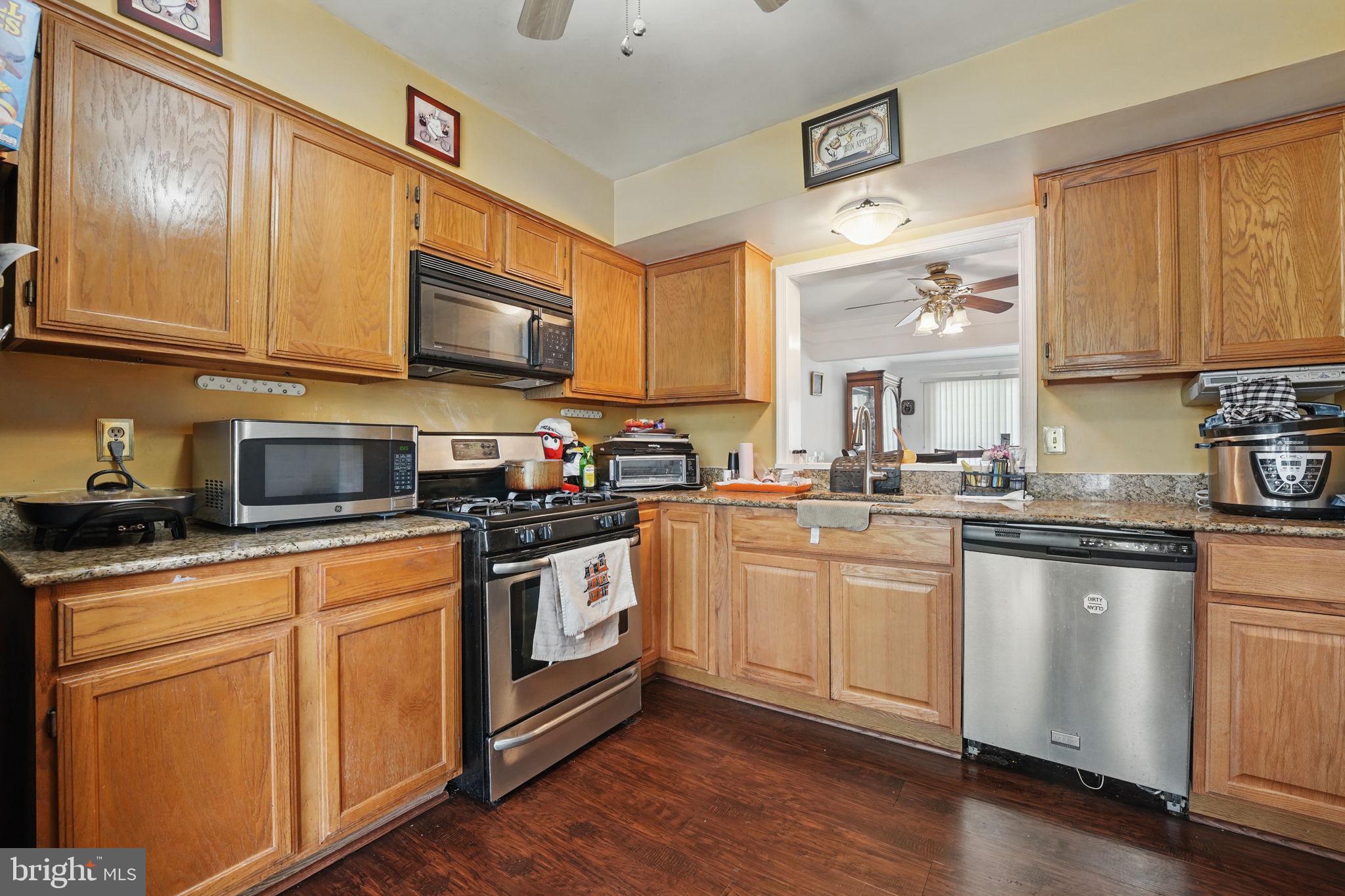 RIVER OAKS - Residential