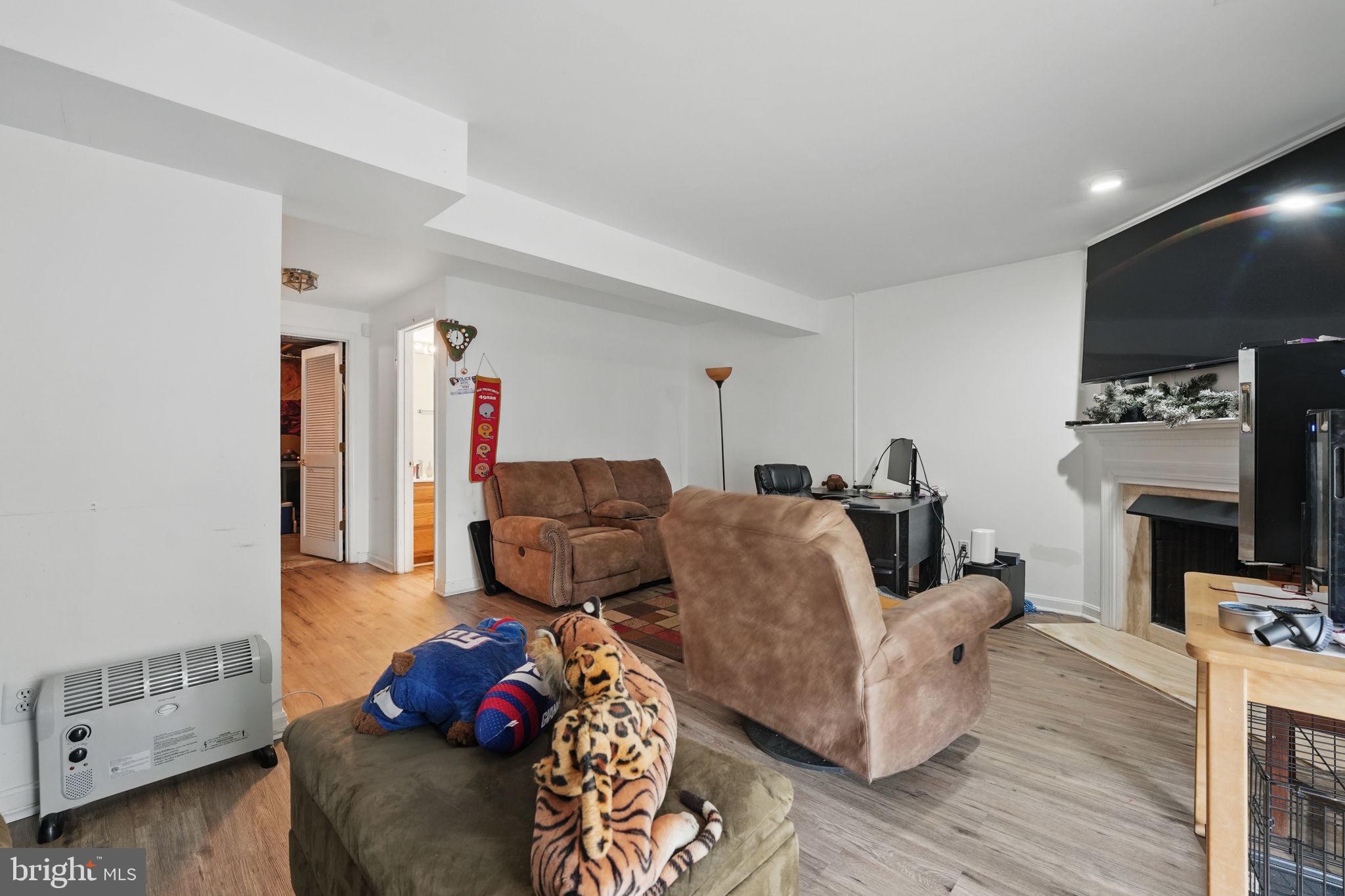 RIVER OAKS - Residential