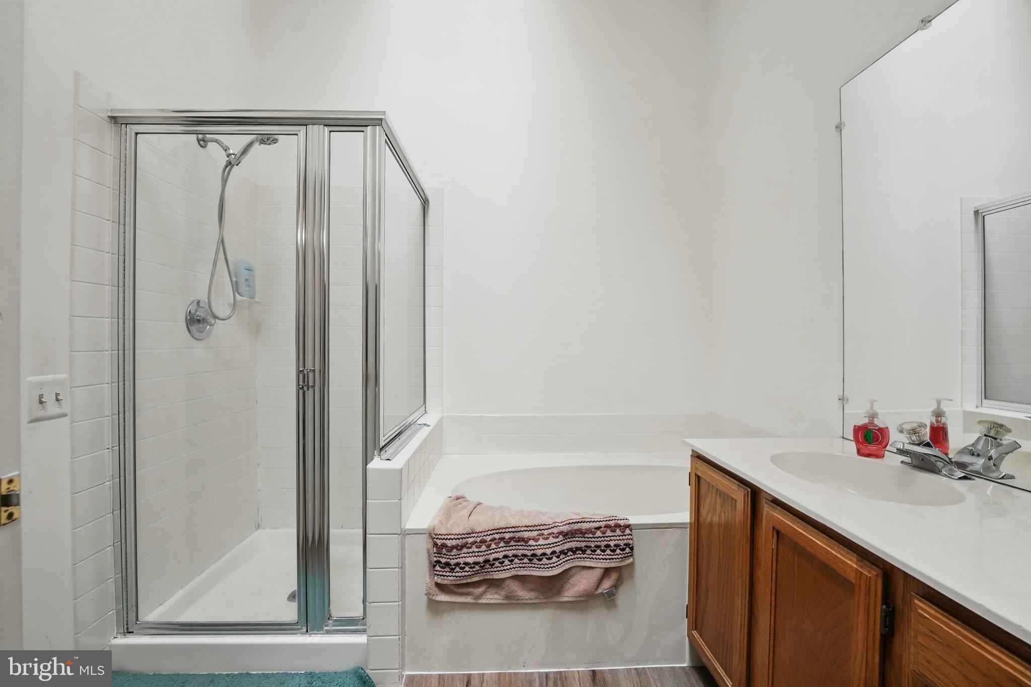 RIVER OAKS - Residential