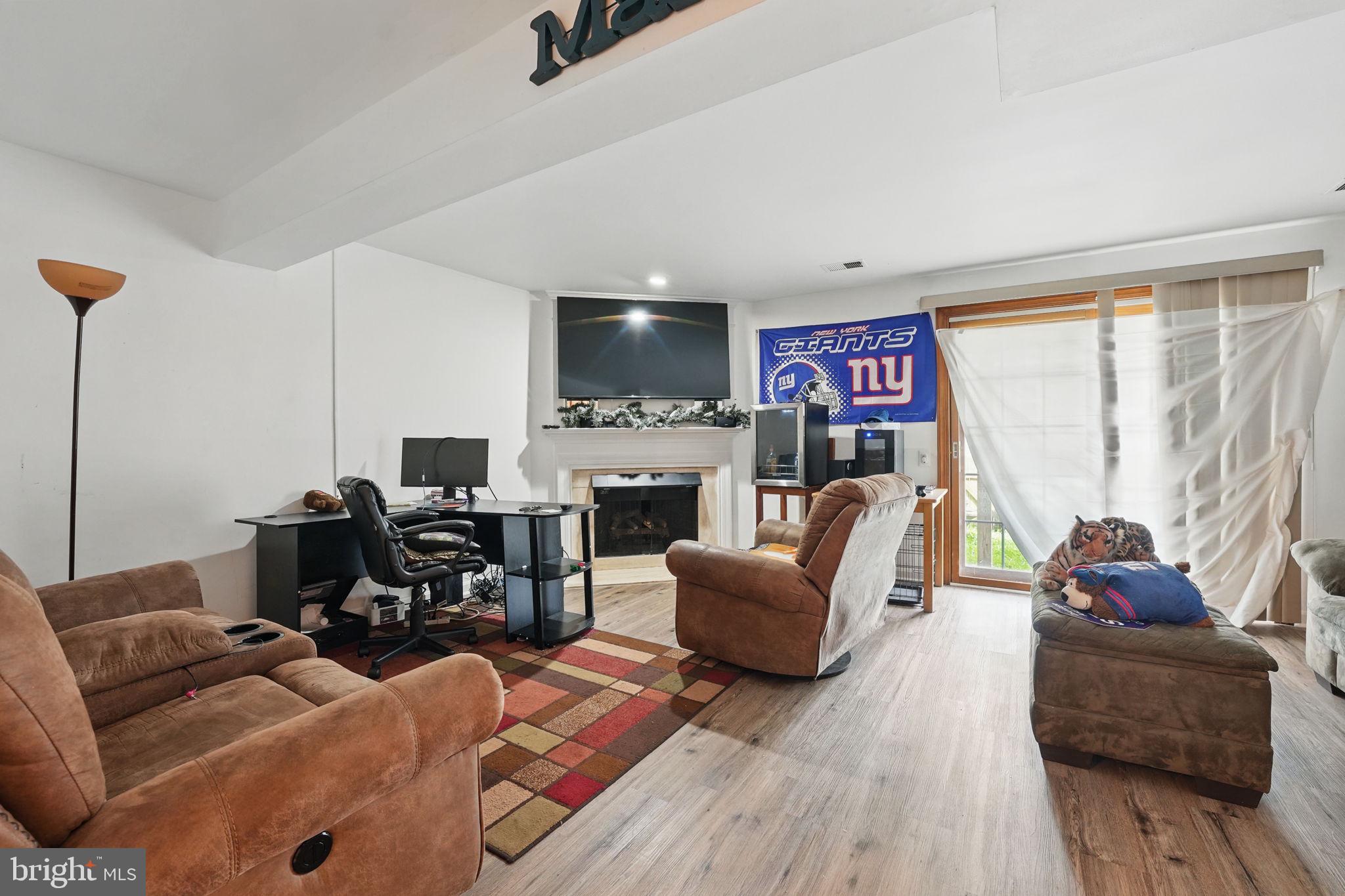 RIVER OAKS - Residential