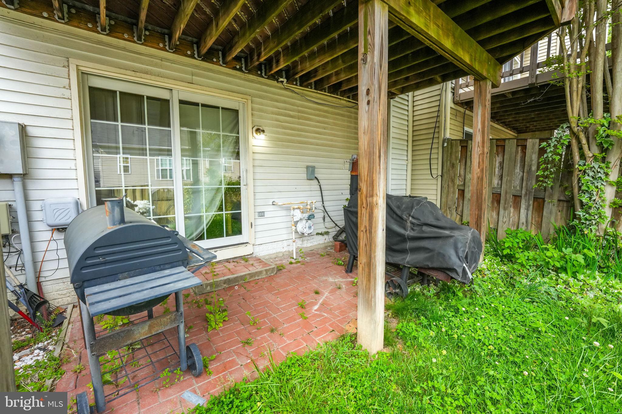 RIVER OAKS - Residential