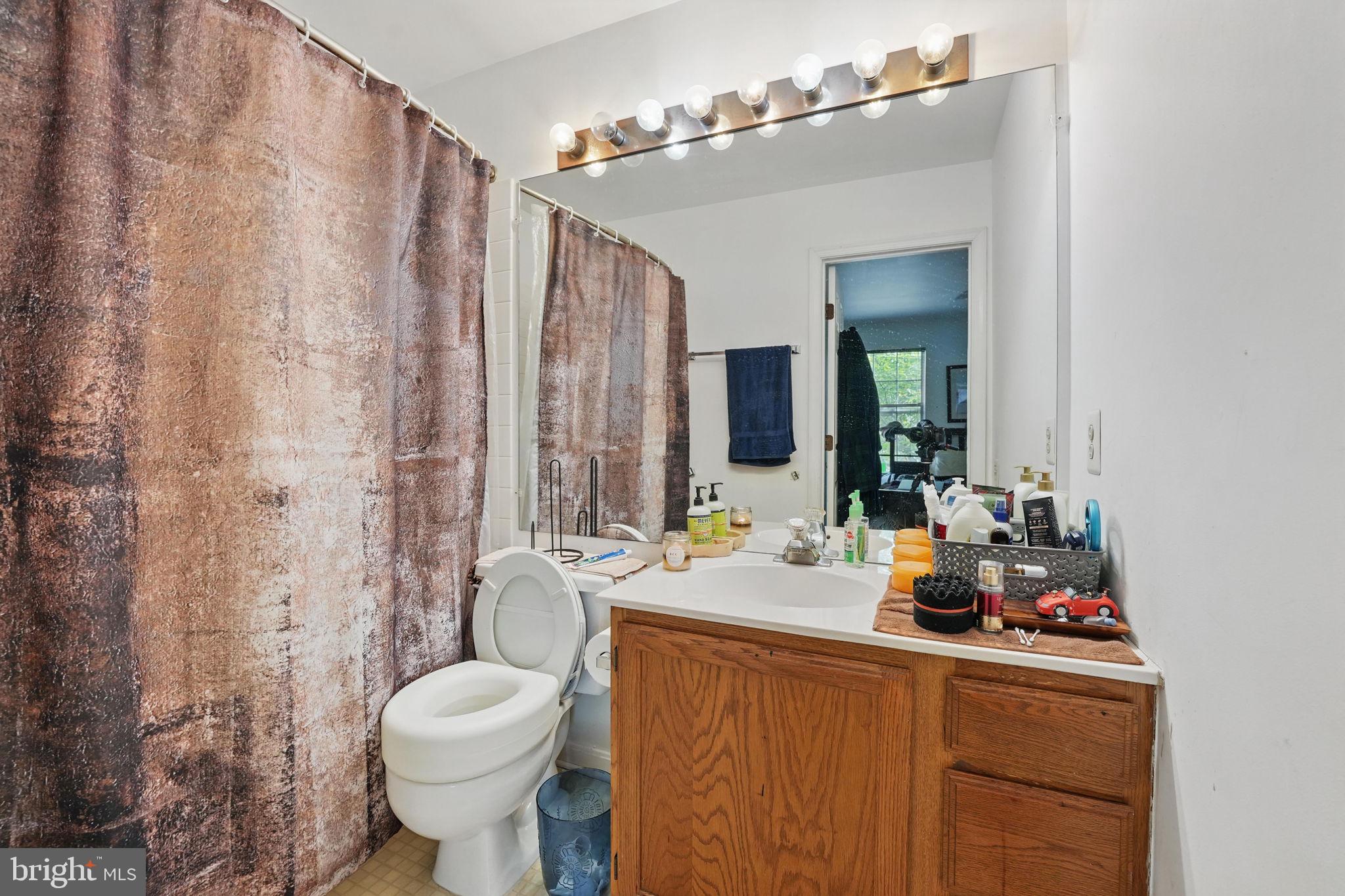 RIVER OAKS - Residential