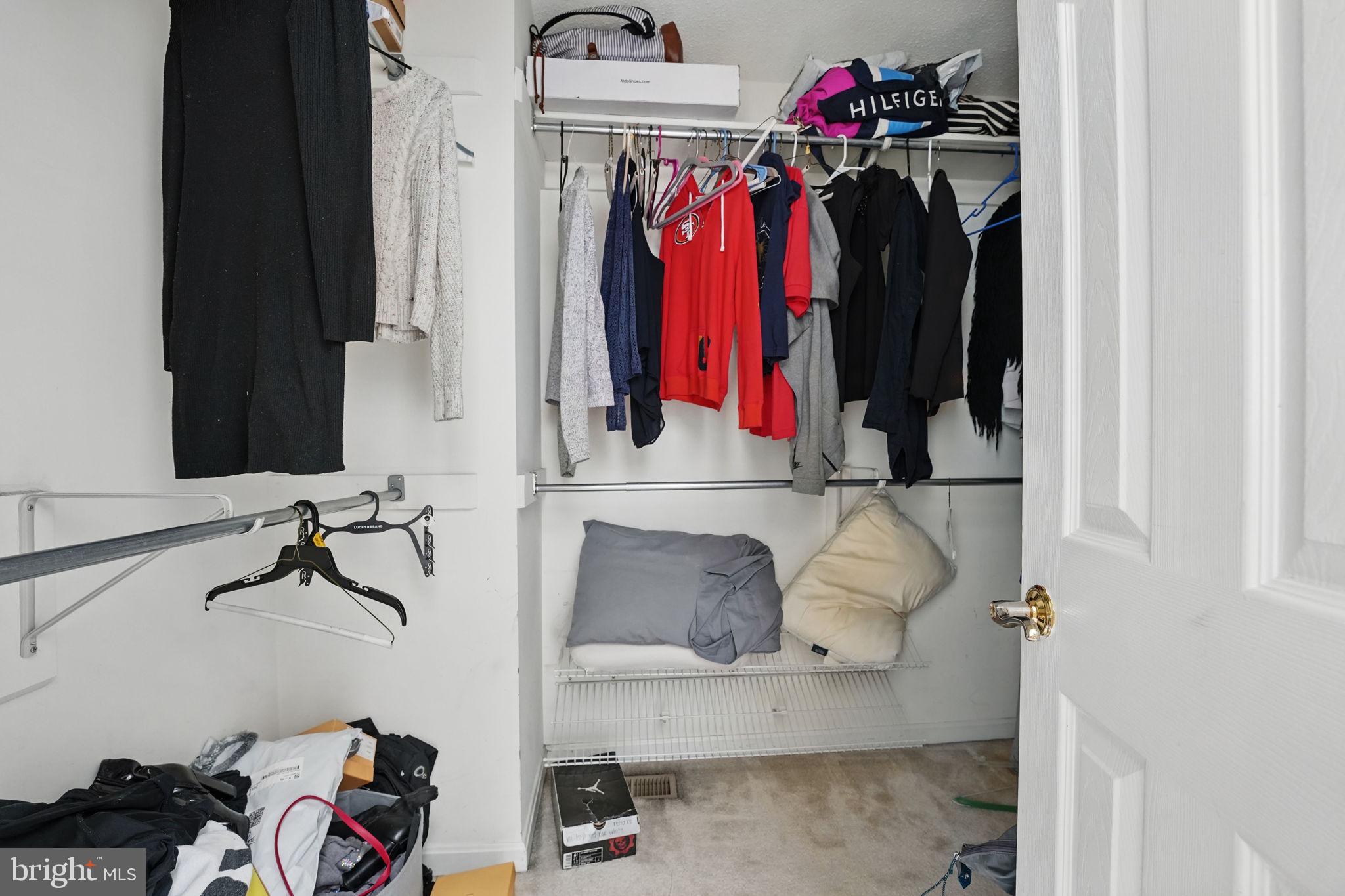 RIVER OAKS - Residential