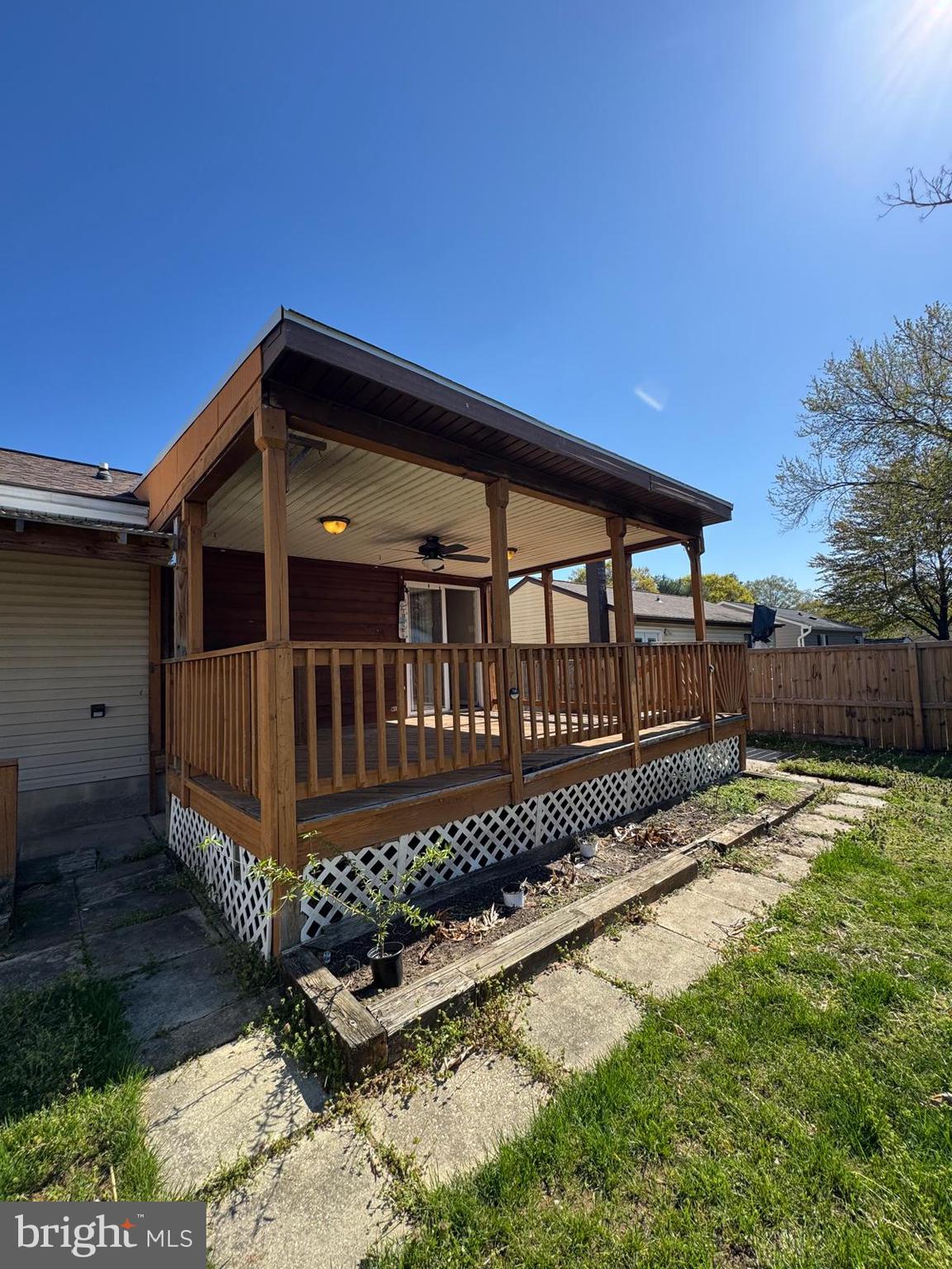 FREETOWN VILLAGE - Residential Lease