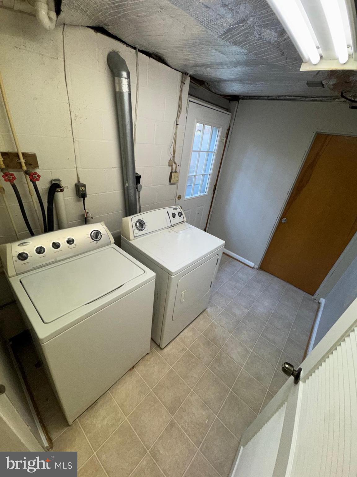 FREETOWN VILLAGE - Residential Lease