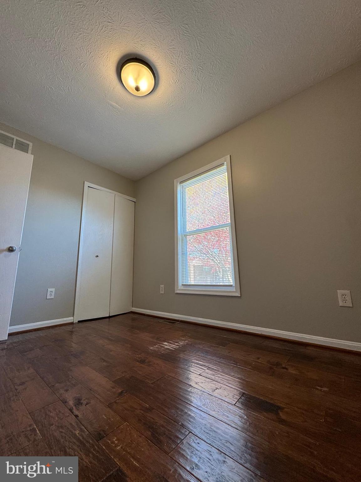 FREETOWN VILLAGE - Residential Lease