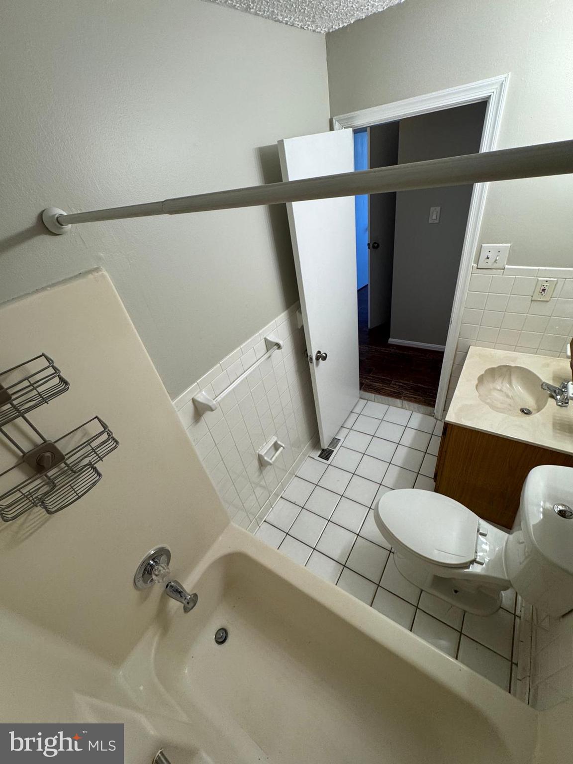 FREETOWN VILLAGE - Residential Lease