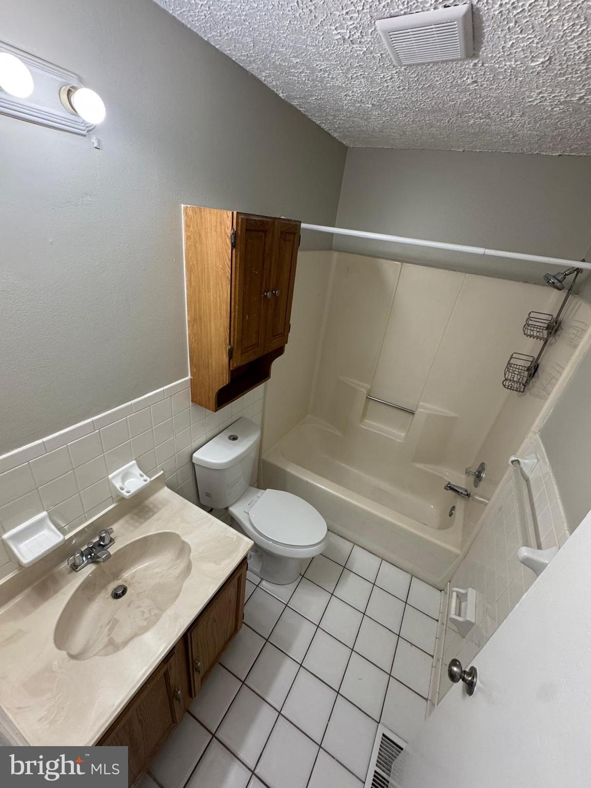 FREETOWN VILLAGE - Residential Lease