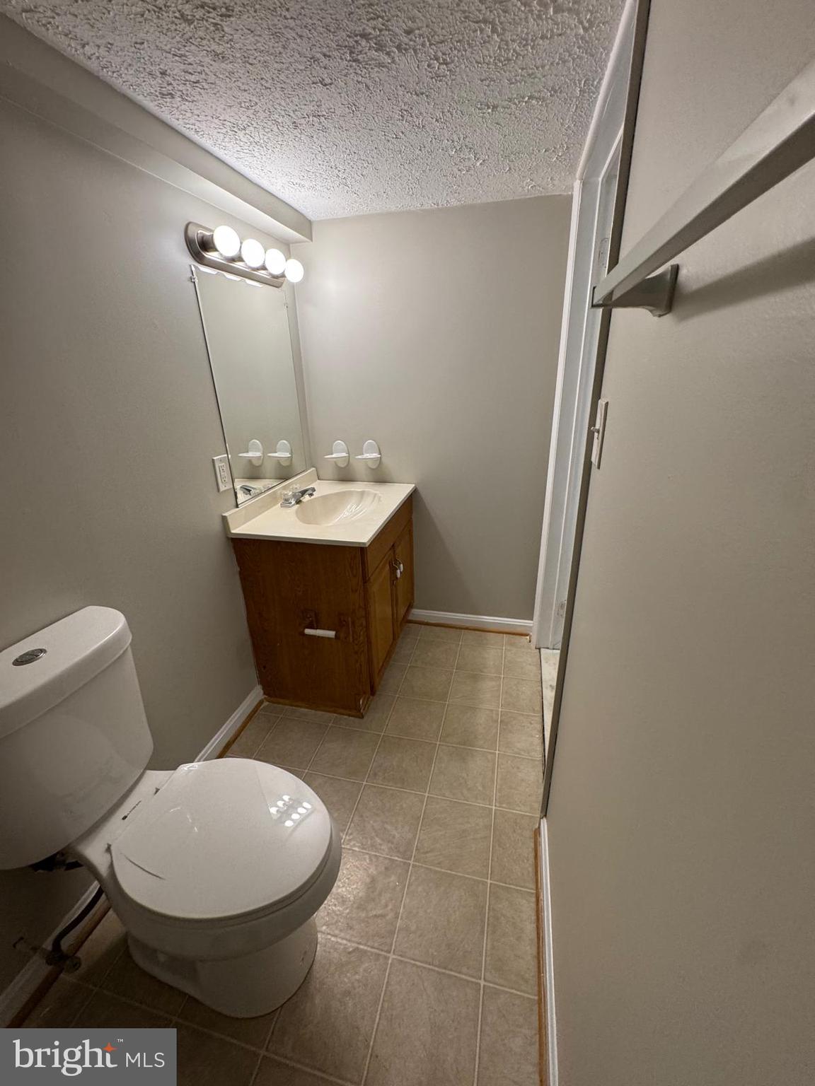 FREETOWN VILLAGE - Residential Lease