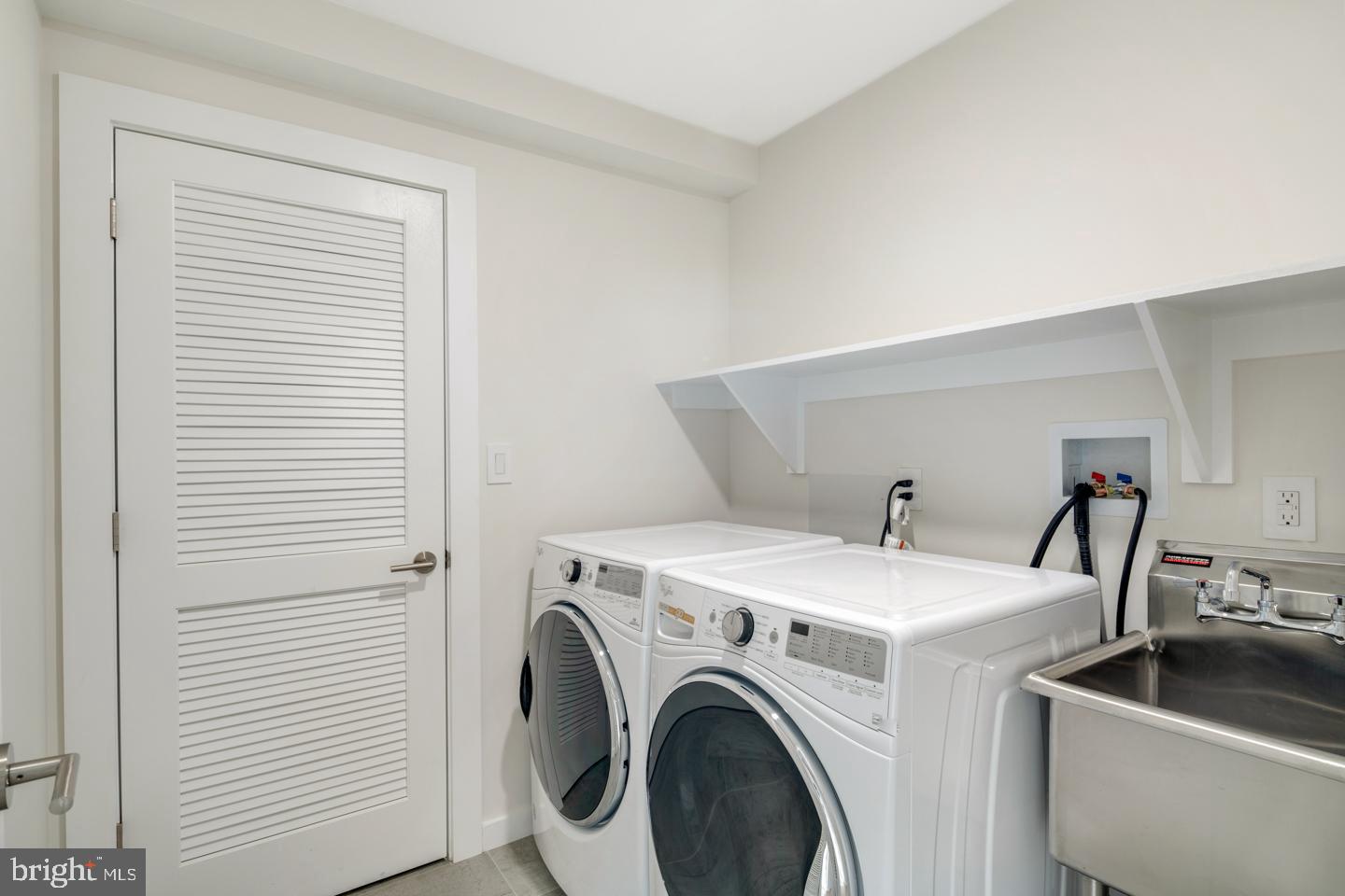 LOGAN SQUARE - Residential