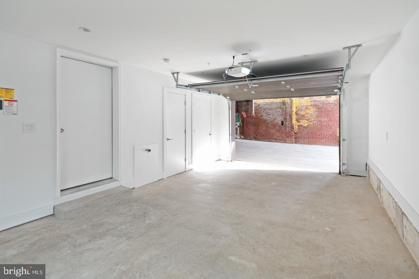 LOGAN SQUARE - Residential