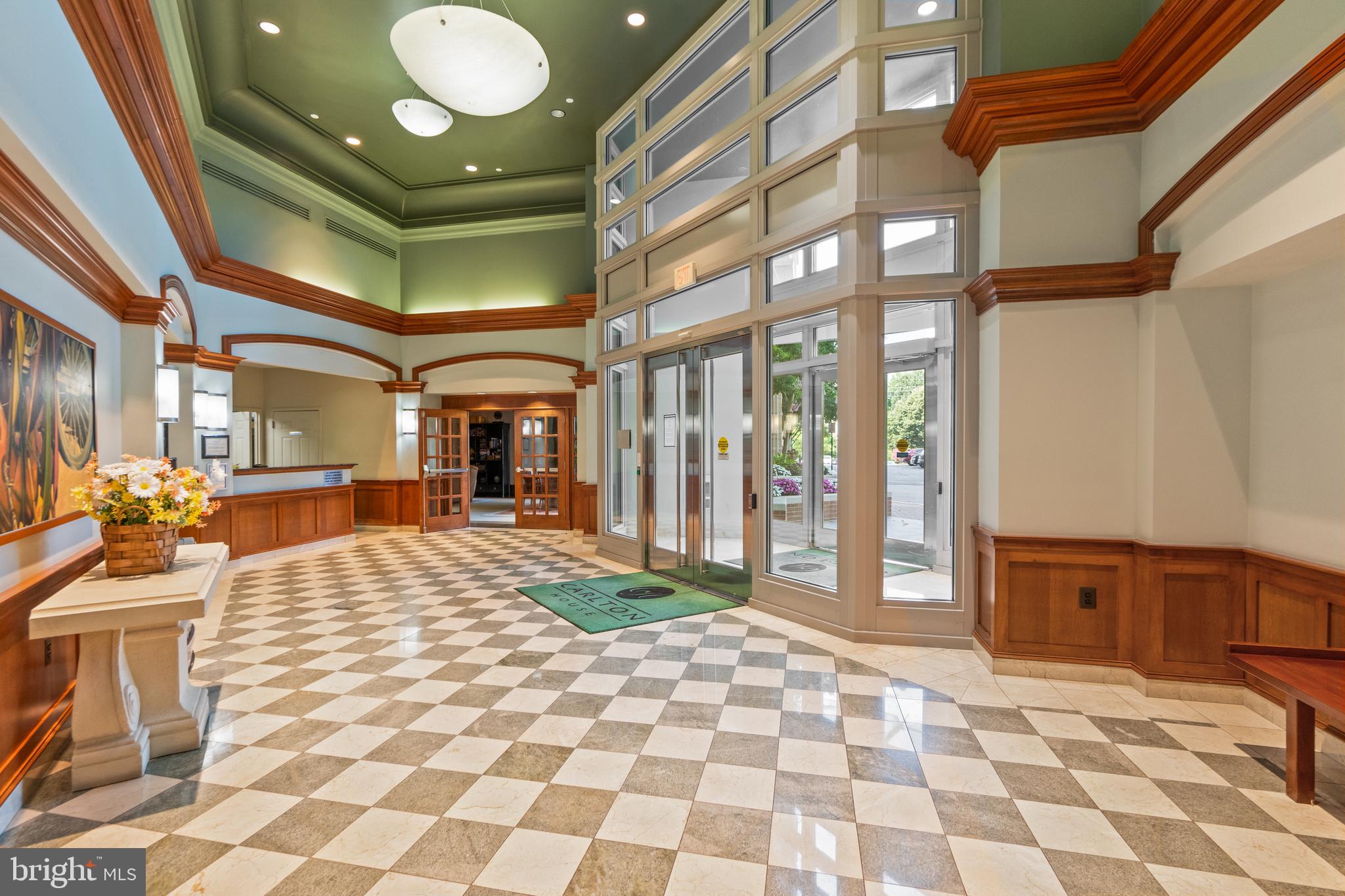 CARLTON HOUSE - Residential