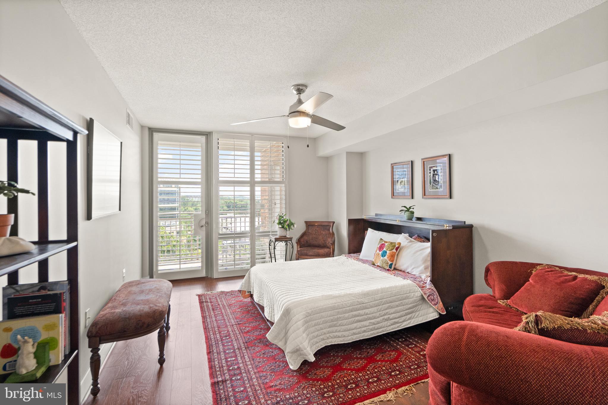 CARLTON HOUSE - Residential