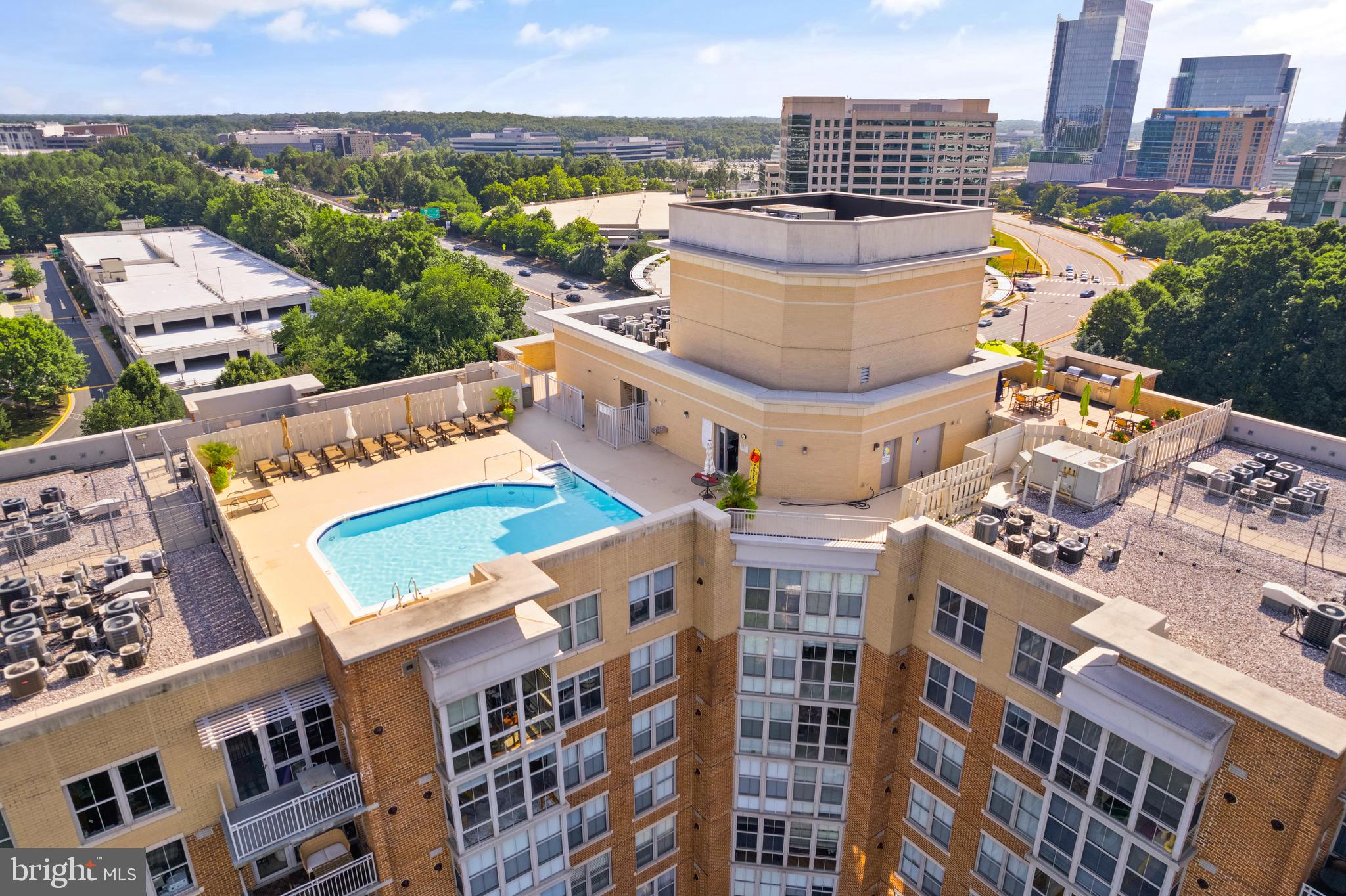 CARLTON HOUSE - Residential