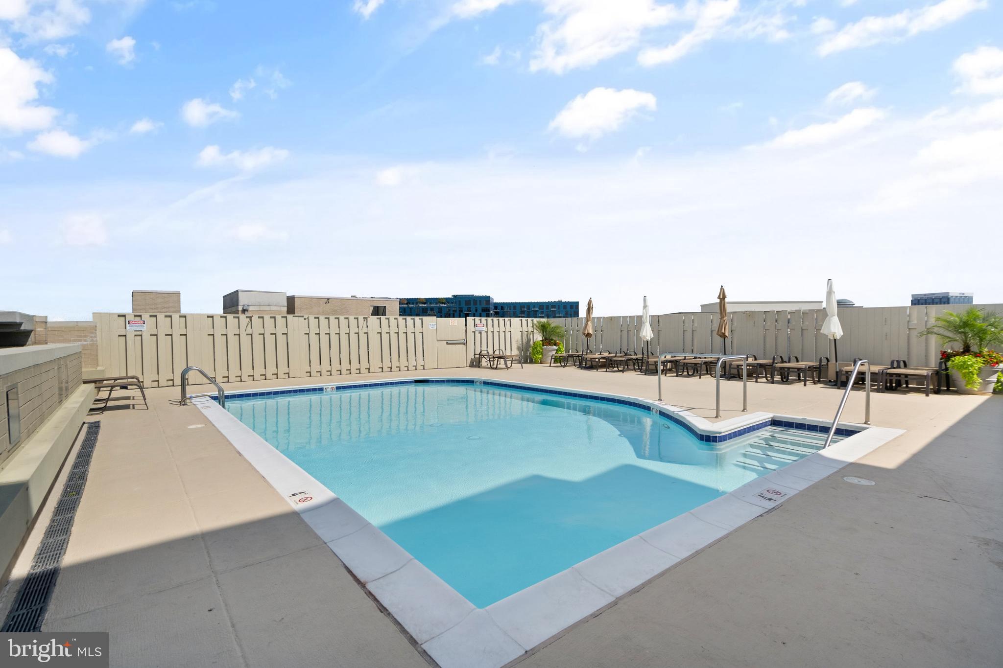 CARLTON HOUSE - Residential