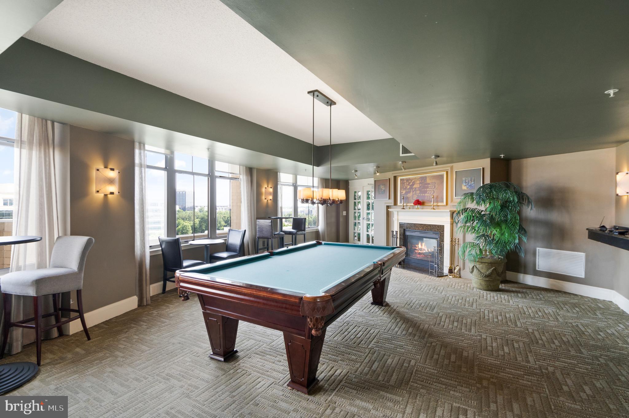 CARLTON HOUSE - Residential