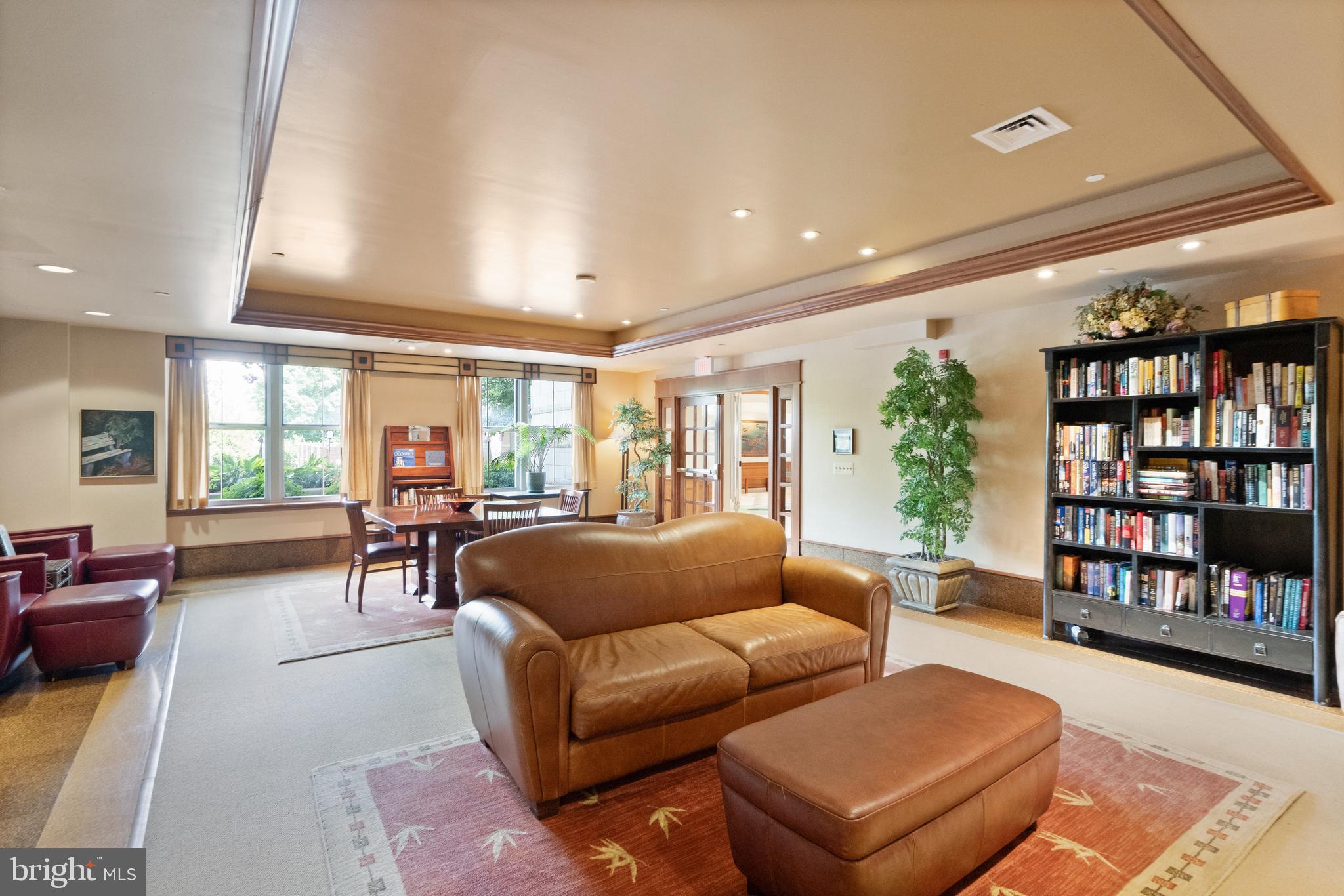 CARLTON HOUSE - Residential