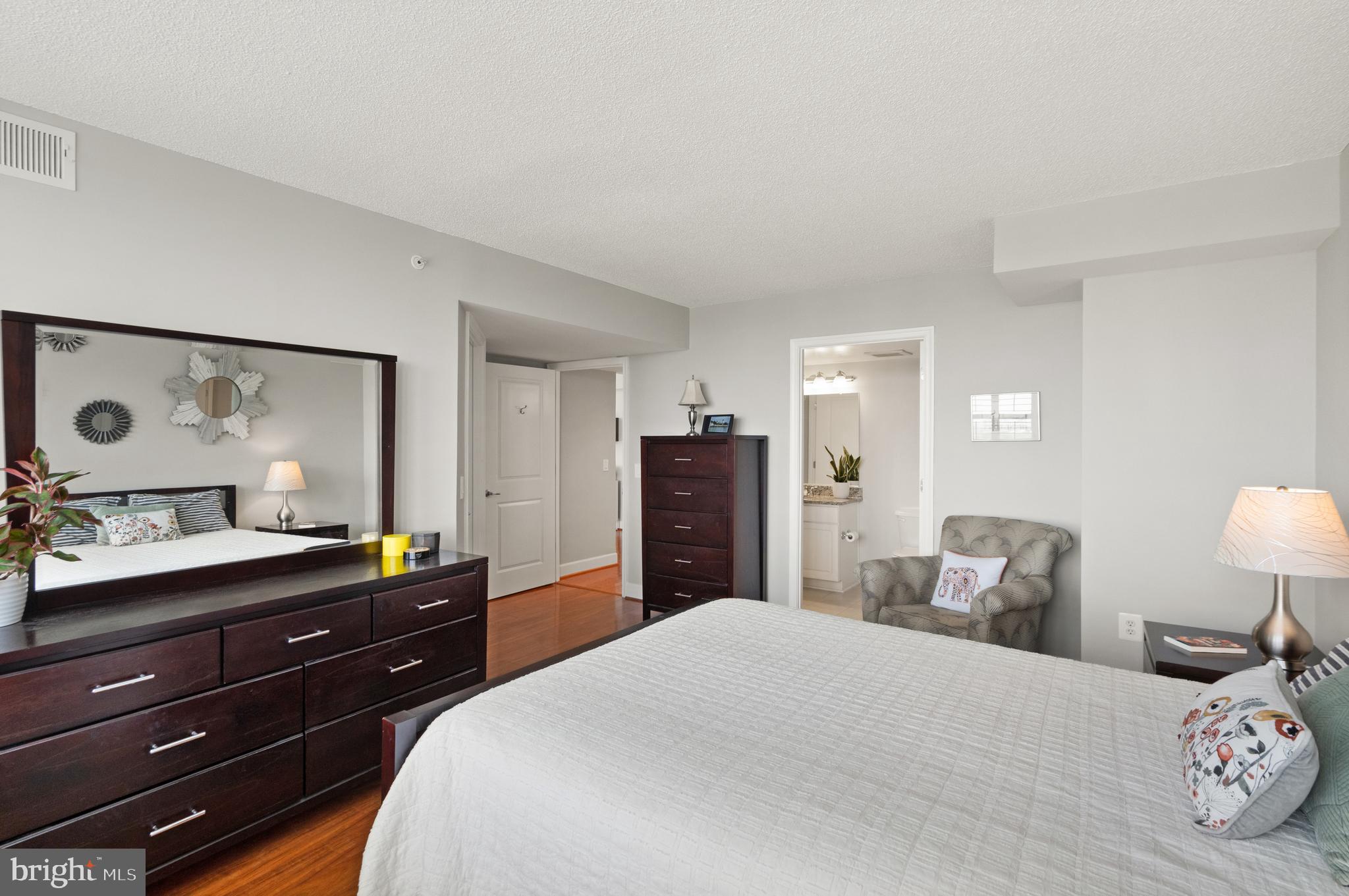 CARLTON HOUSE - Residential