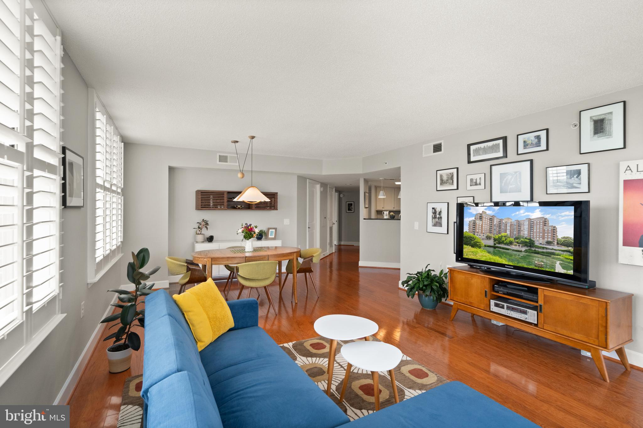 CARLTON HOUSE - Residential