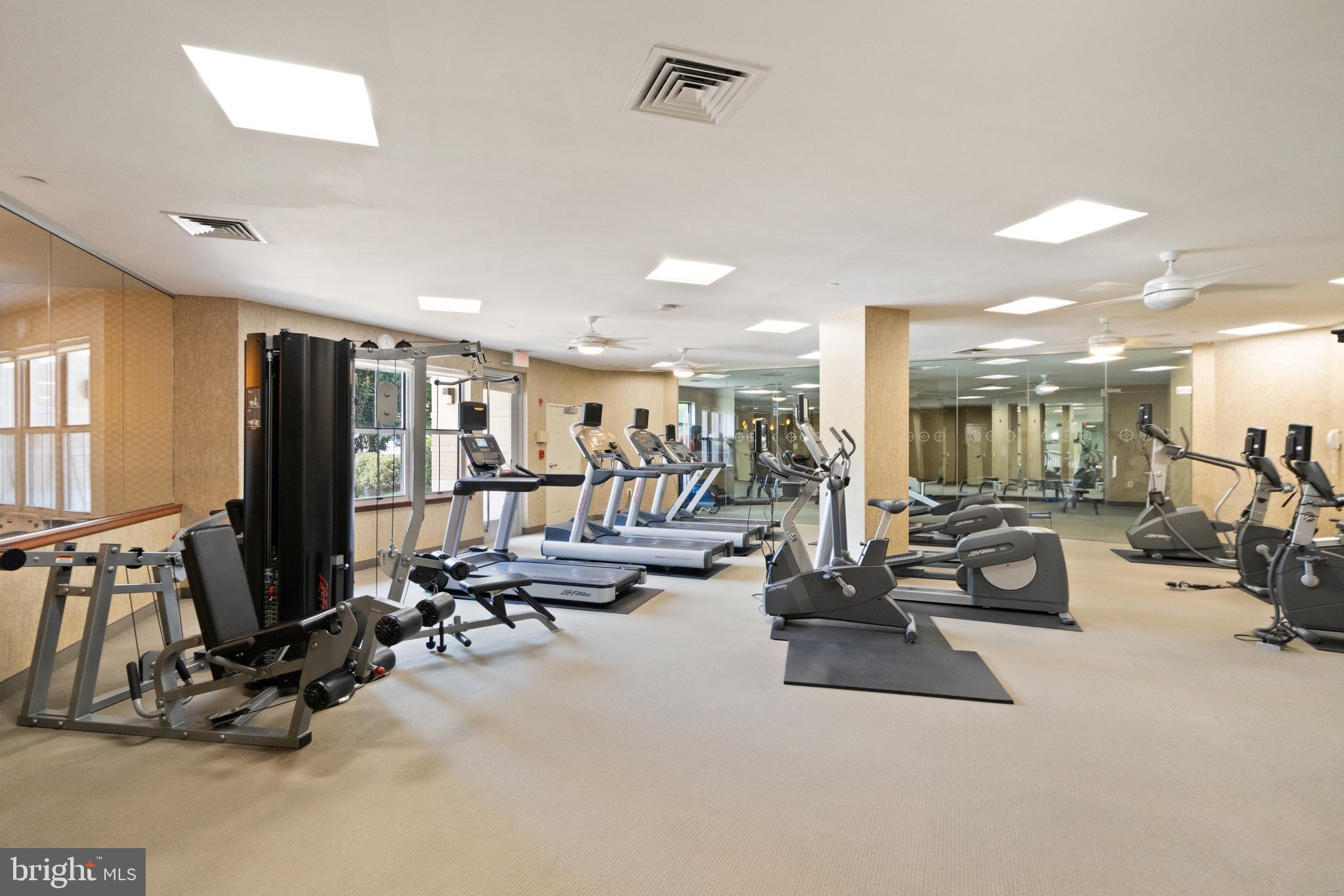 CARLTON HOUSE - Residential