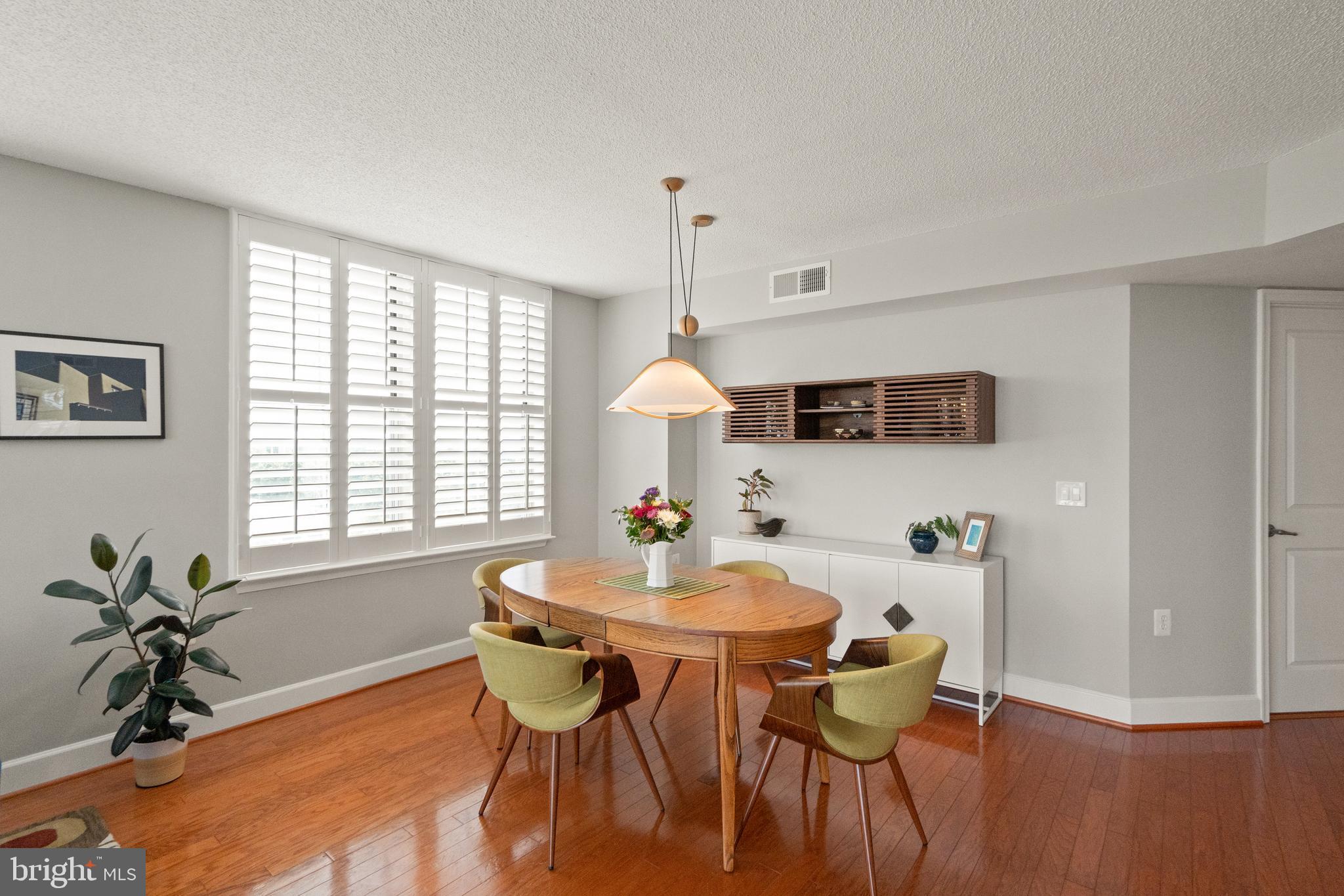 CARLTON HOUSE - Residential