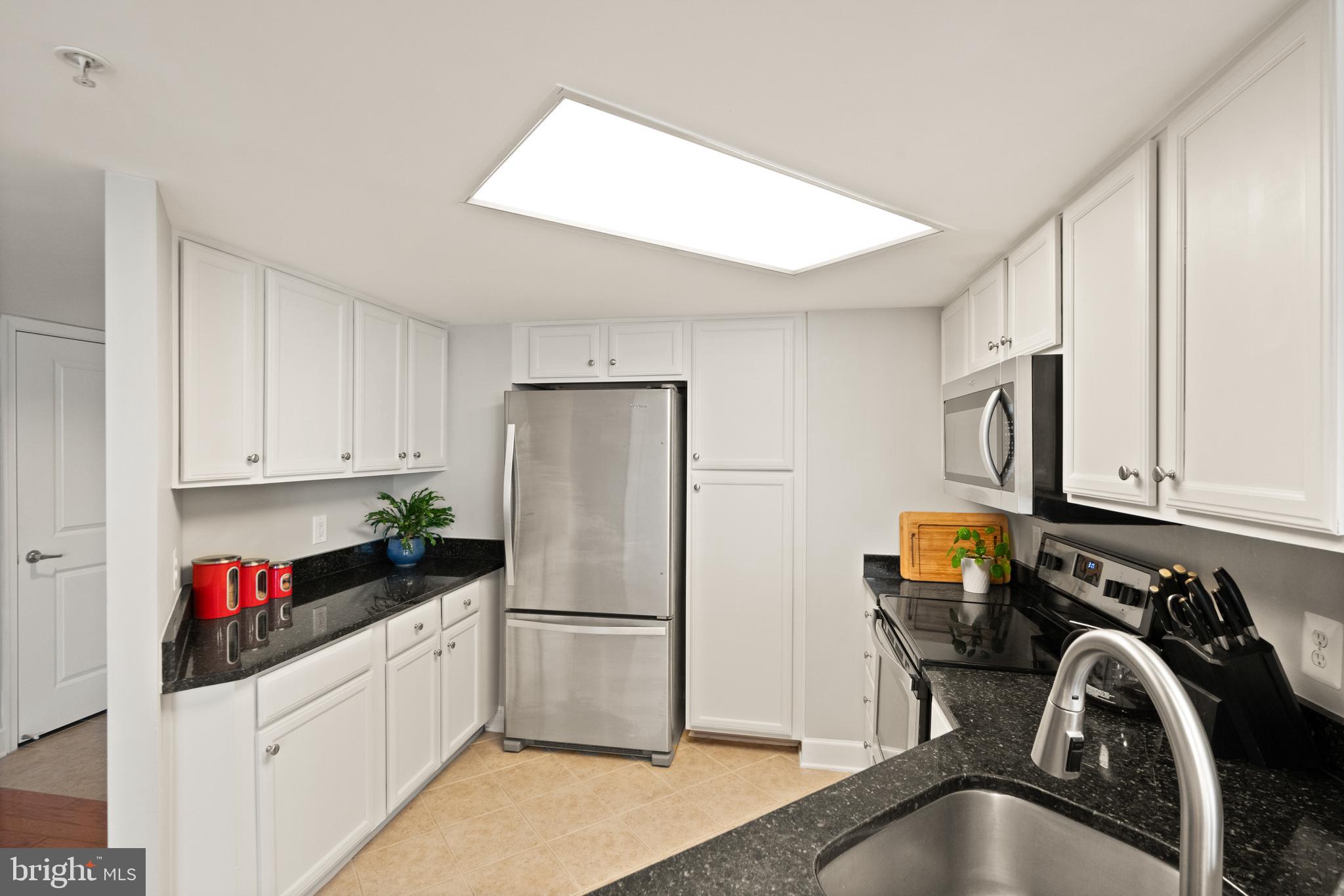 CARLTON HOUSE - Residential