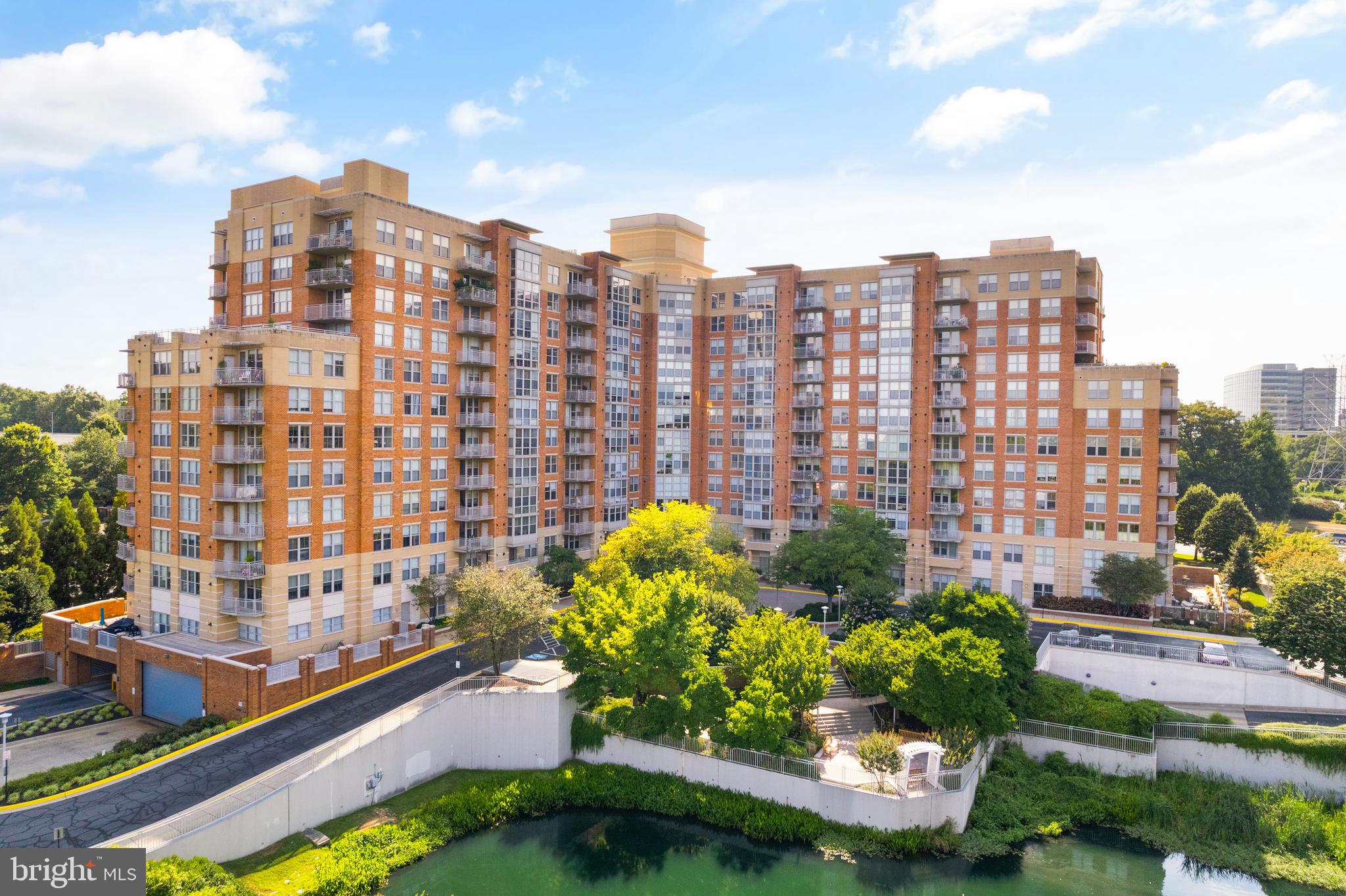 CARLTON HOUSE - Residential