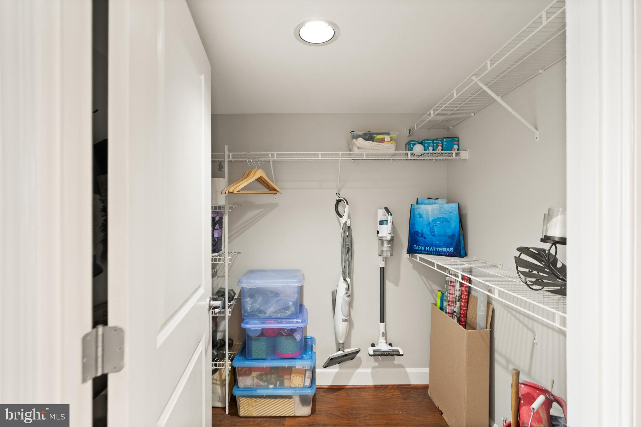 CARLTON HOUSE - Residential