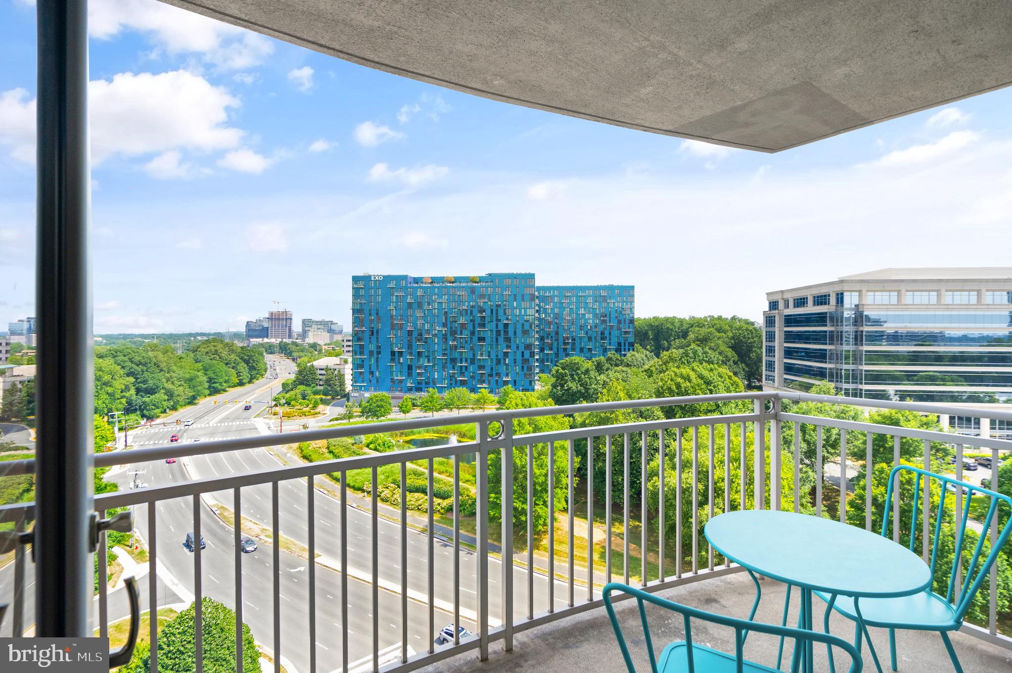 CARLTON HOUSE - Residential