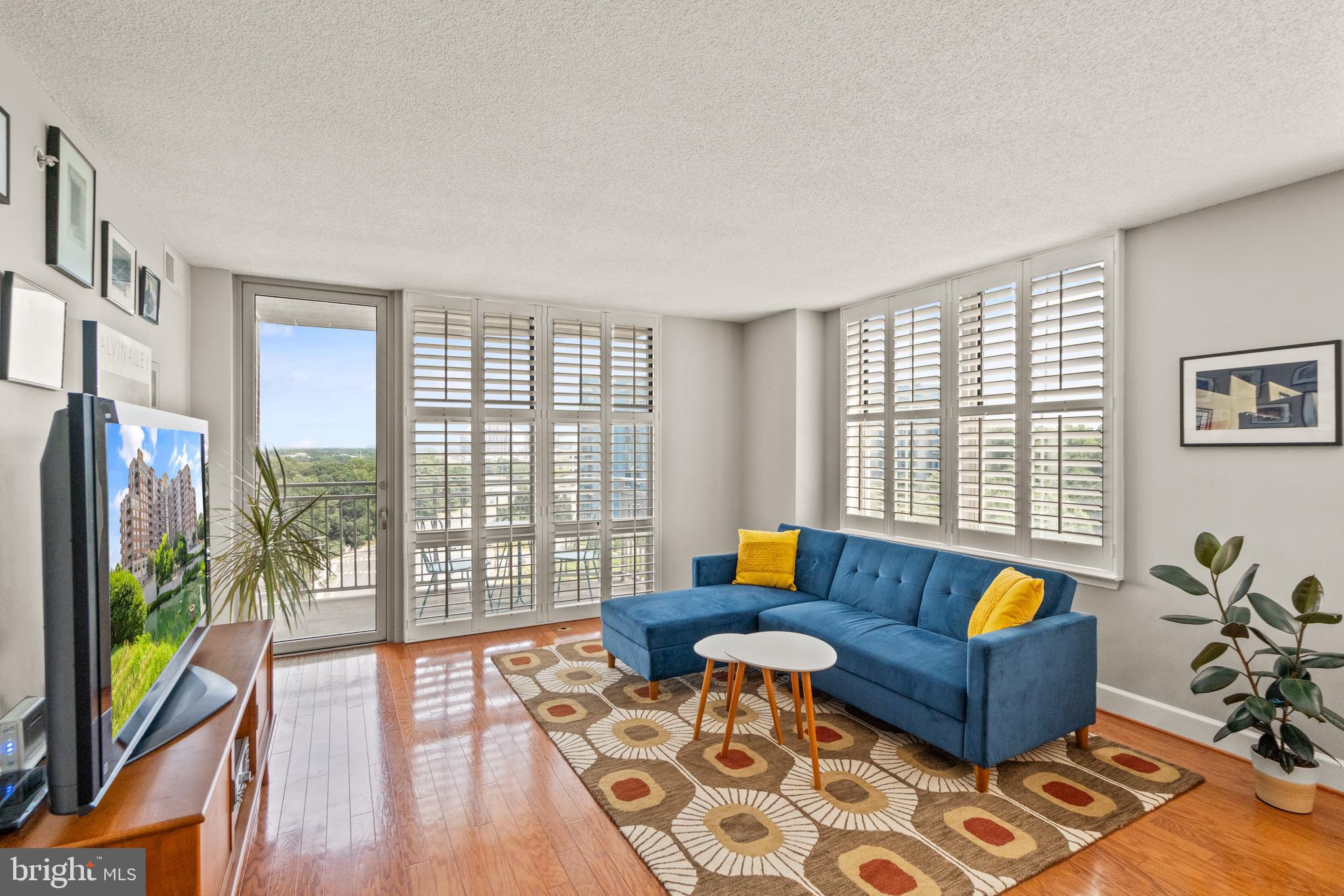 CARLTON HOUSE - Residential