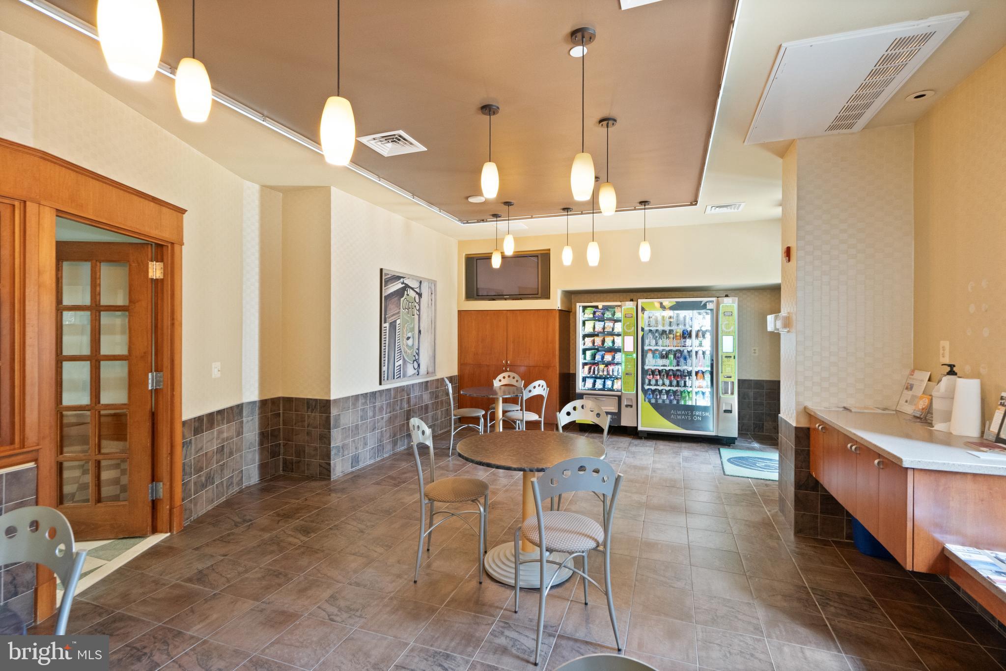 CARLTON HOUSE - Residential