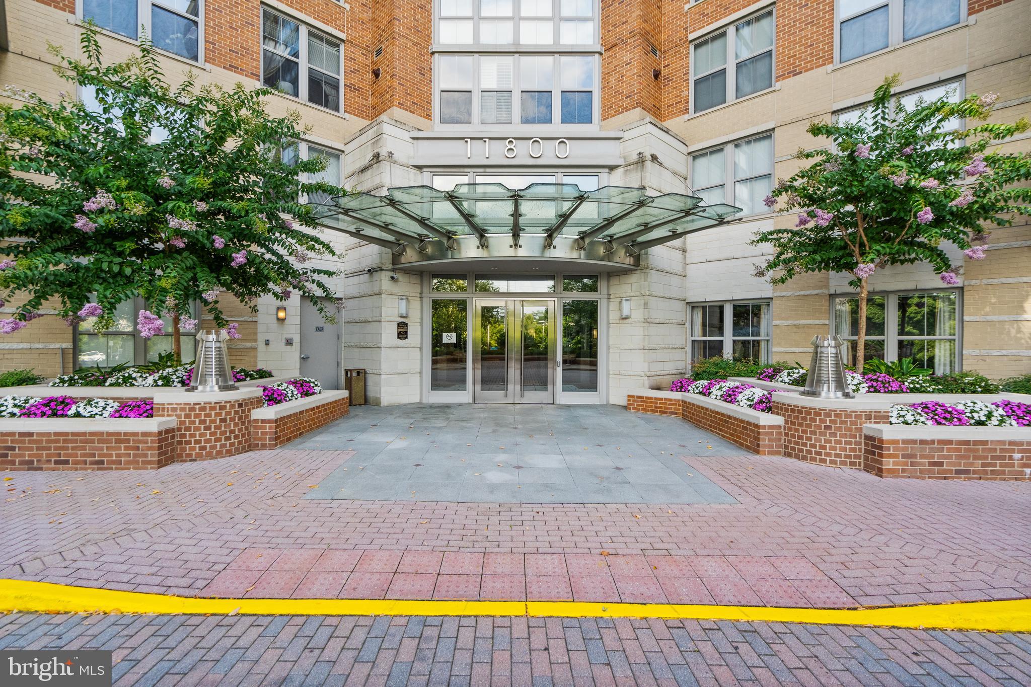 CARLTON HOUSE - Residential