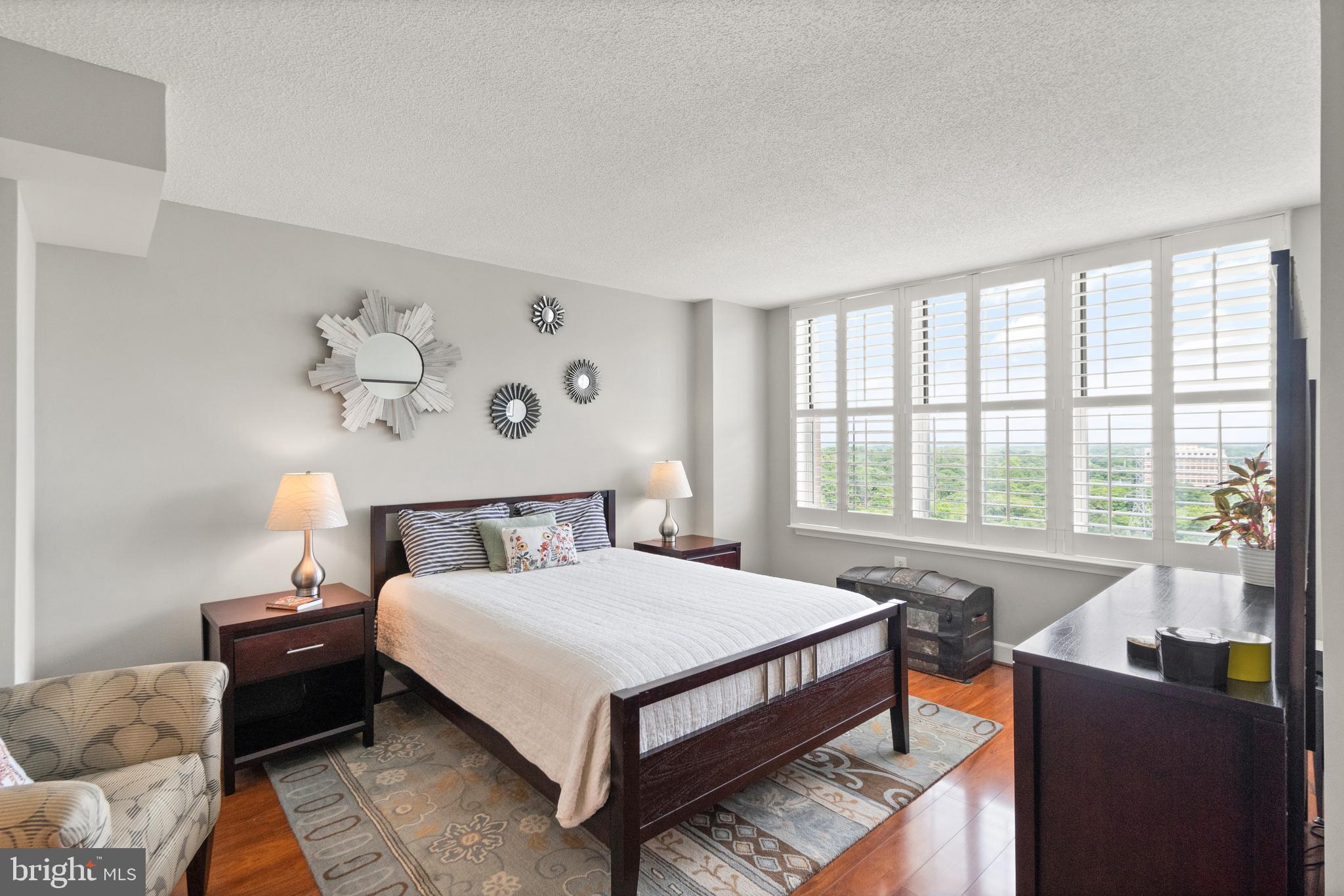 CARLTON HOUSE - Residential