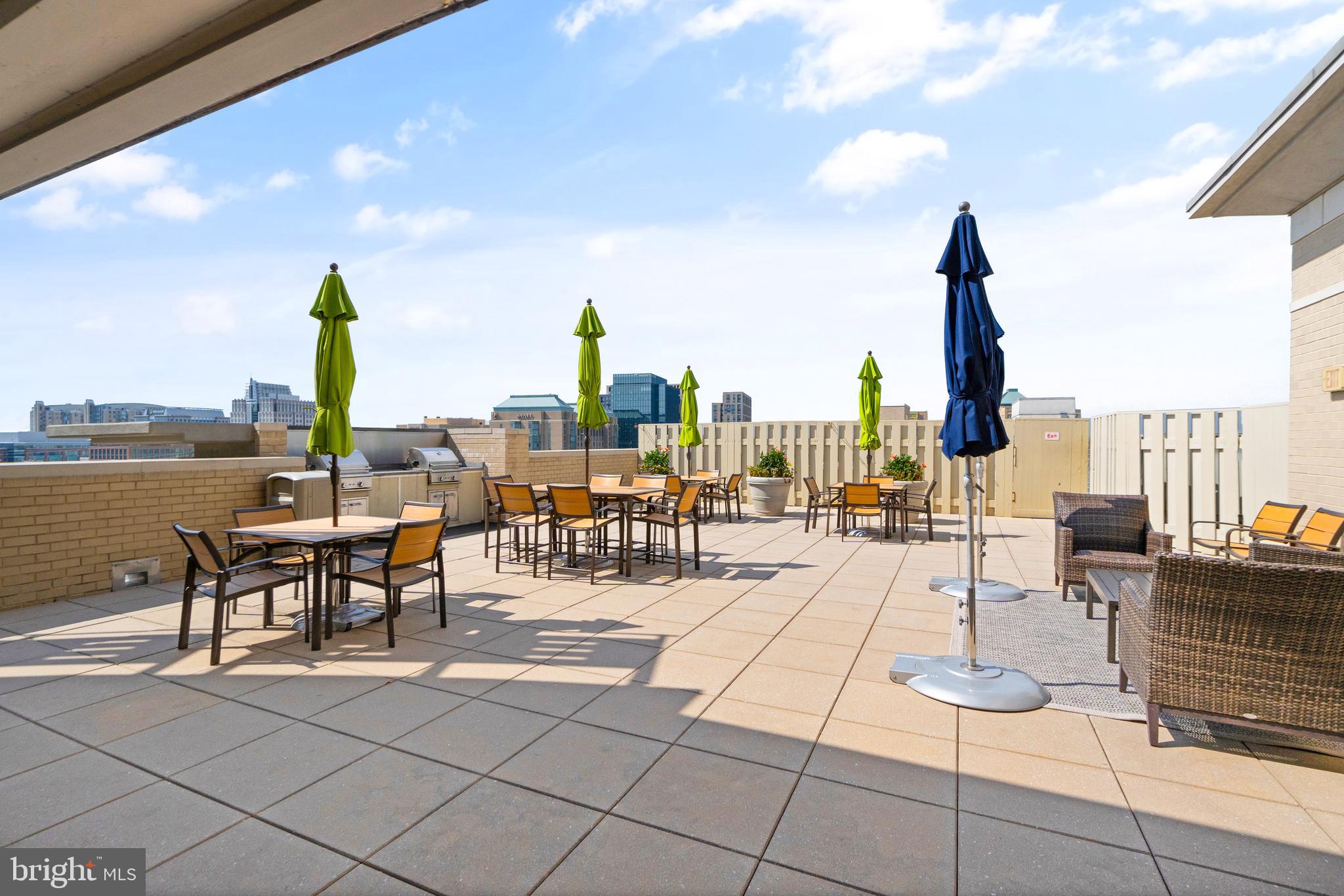 CARLTON HOUSE - Residential