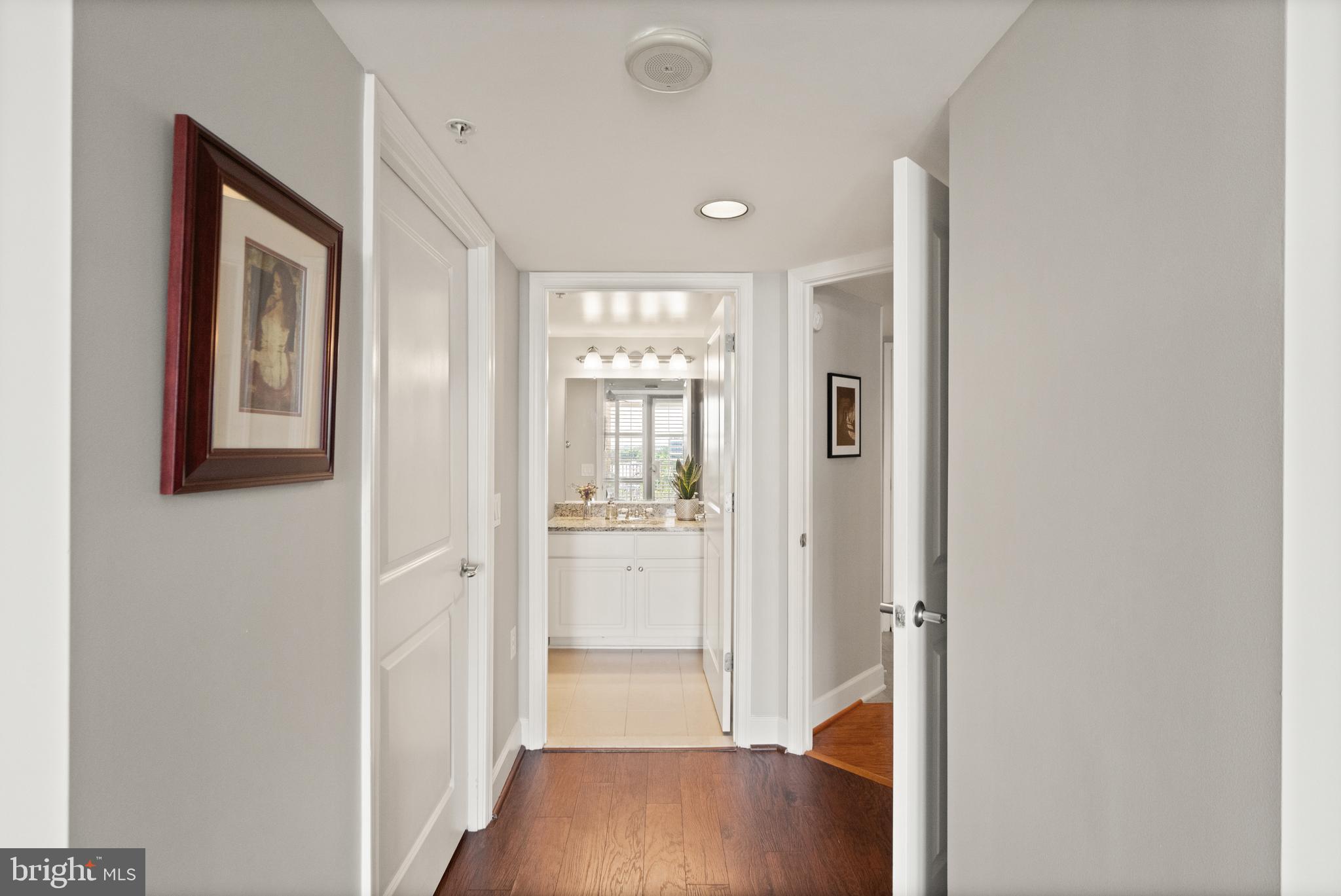 CARLTON HOUSE - Residential