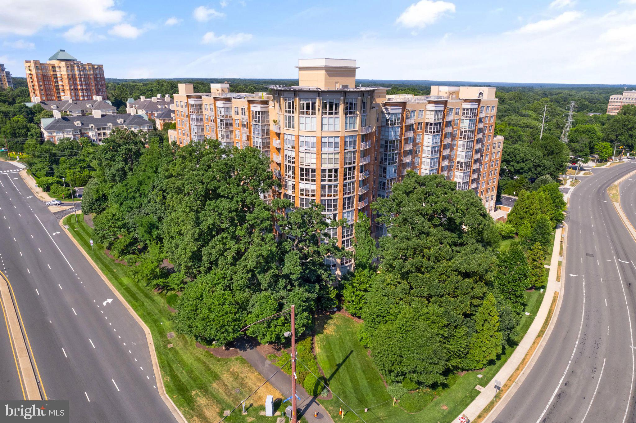 CARLTON HOUSE - Residential