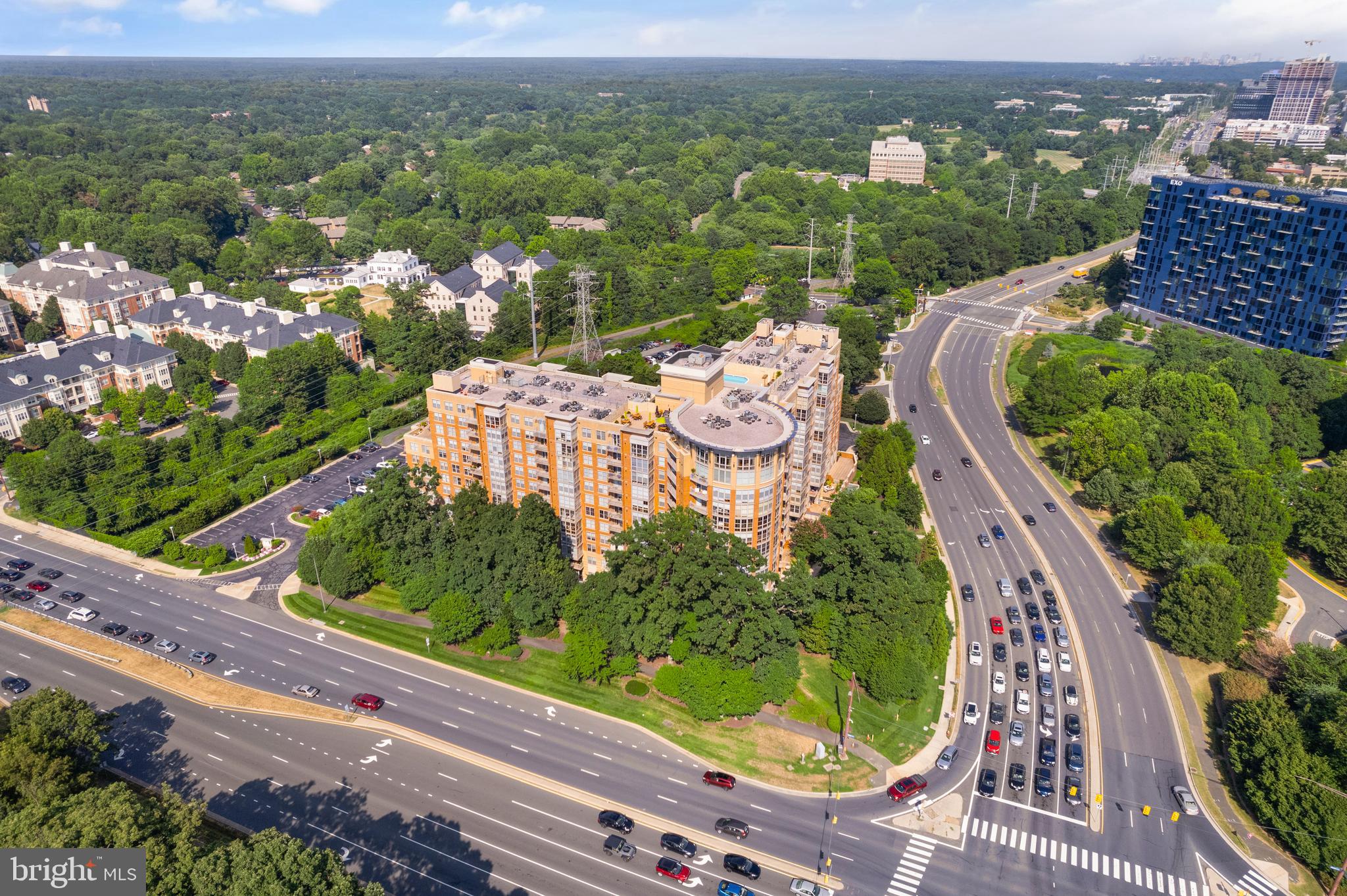 CARLTON HOUSE - Residential