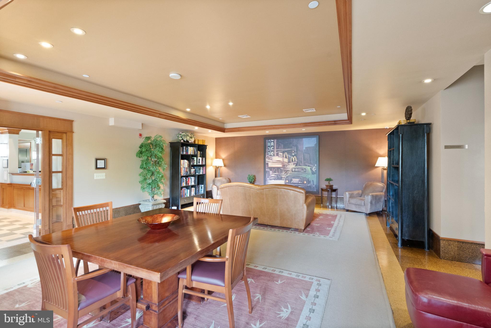 CARLTON HOUSE - Residential