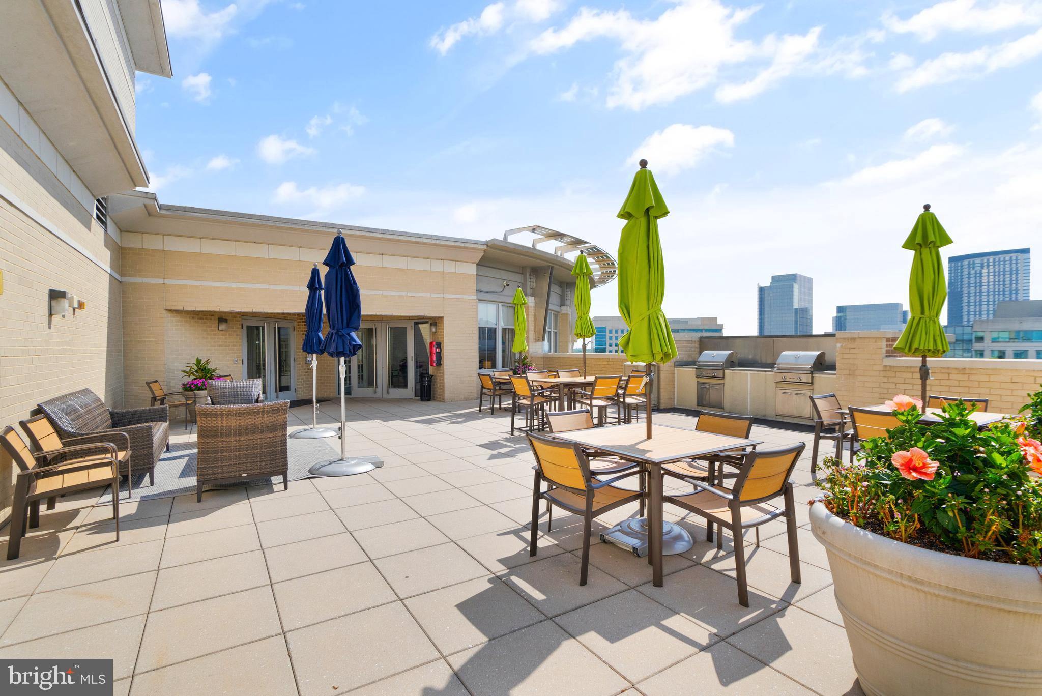 CARLTON HOUSE - Residential