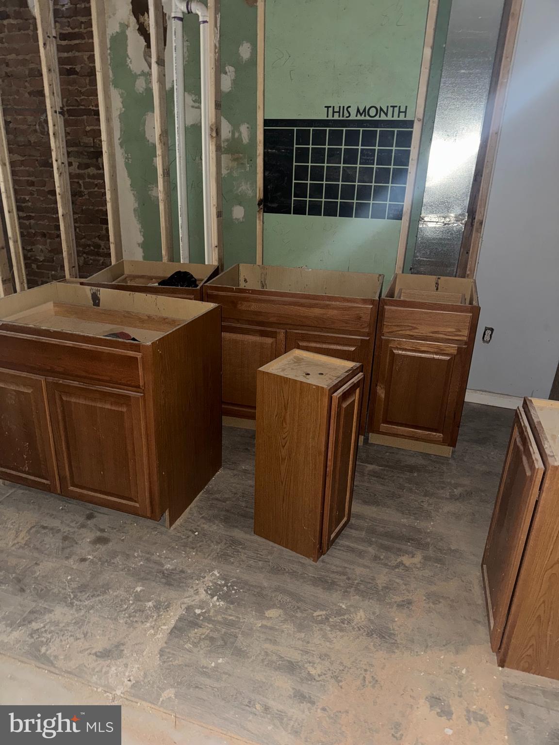 BROADWAY EAST - Residential