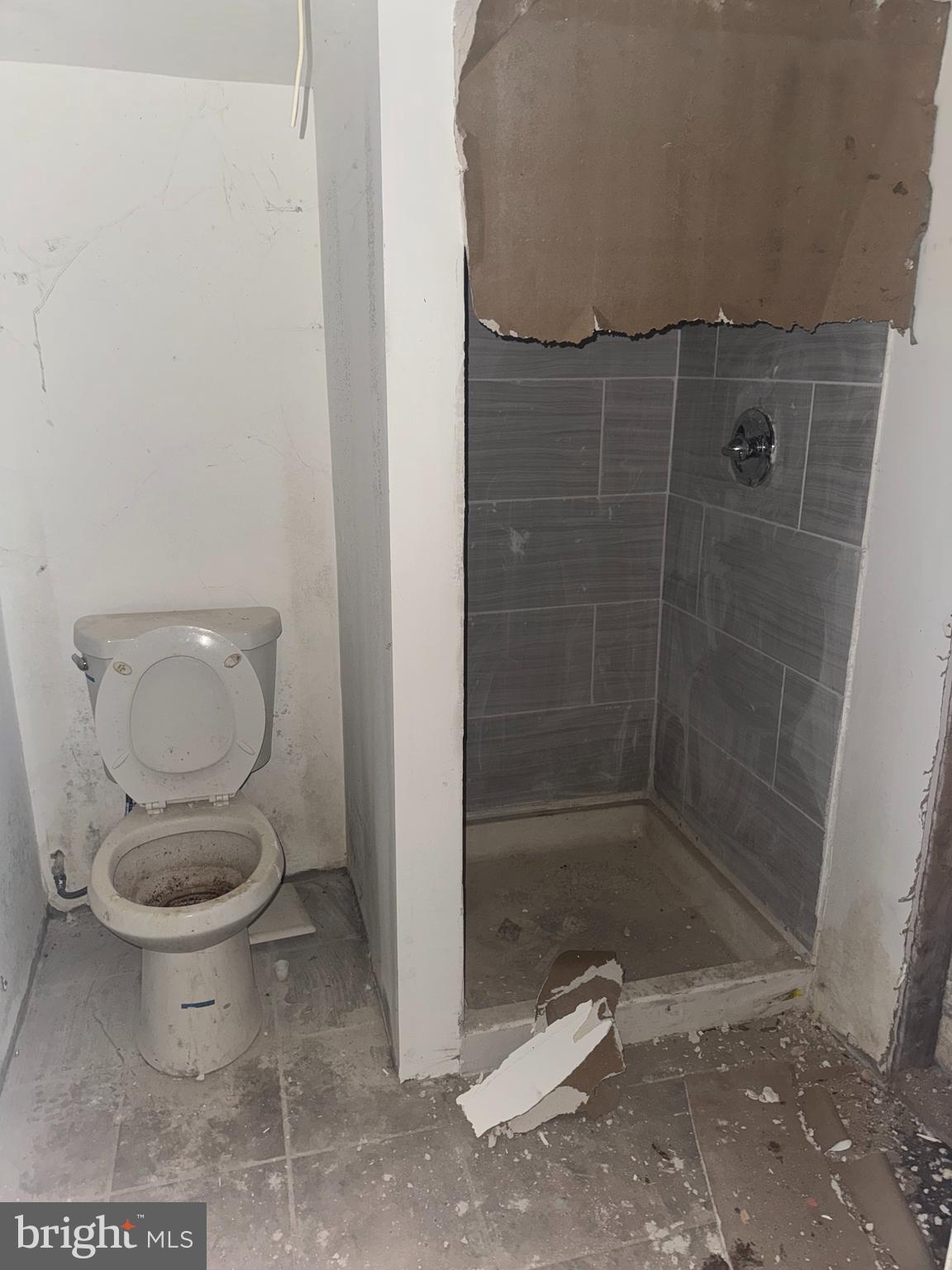 BROADWAY EAST - Residential