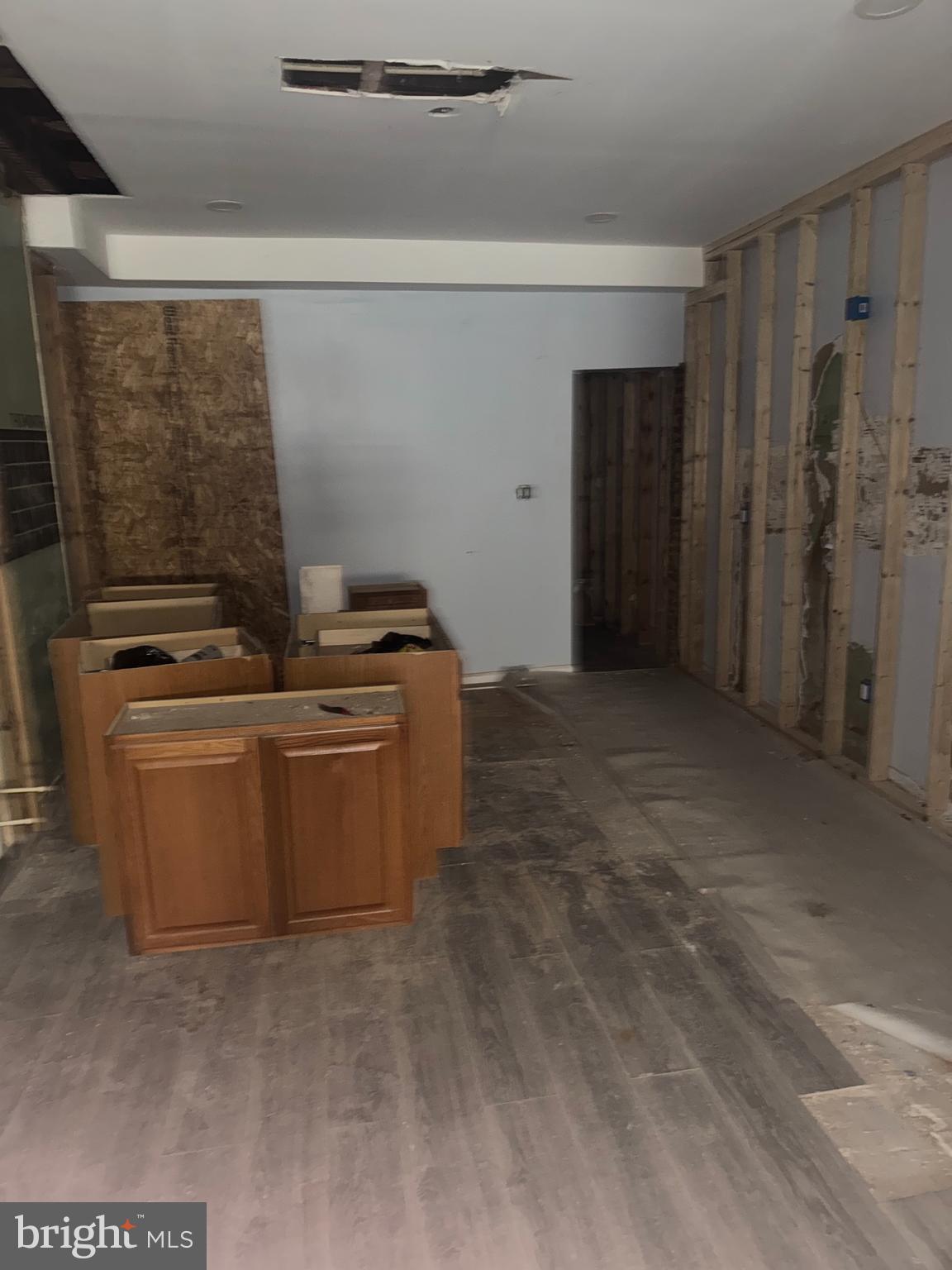 BROADWAY EAST - Residential