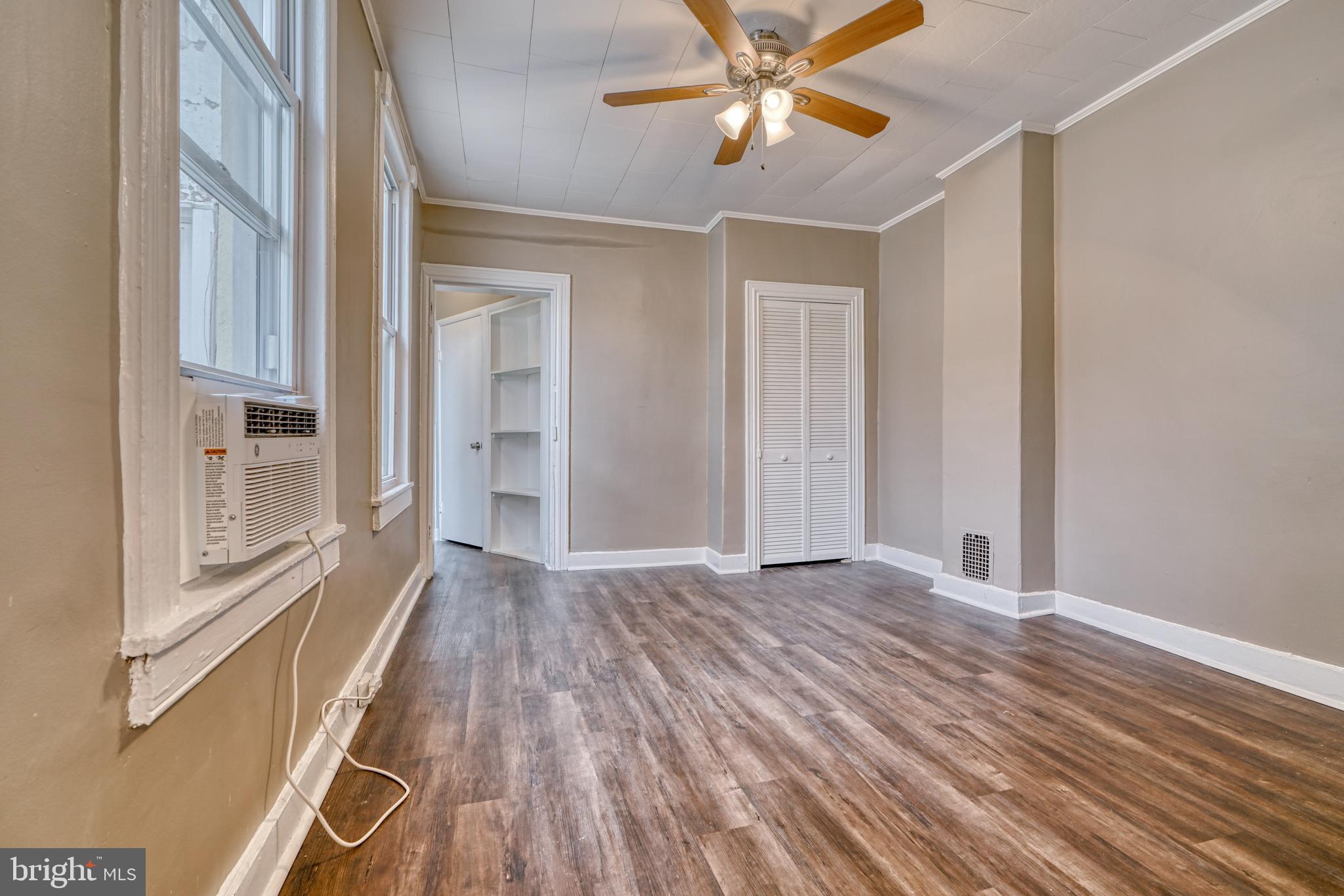 RIVERSIDE - Residential Lease