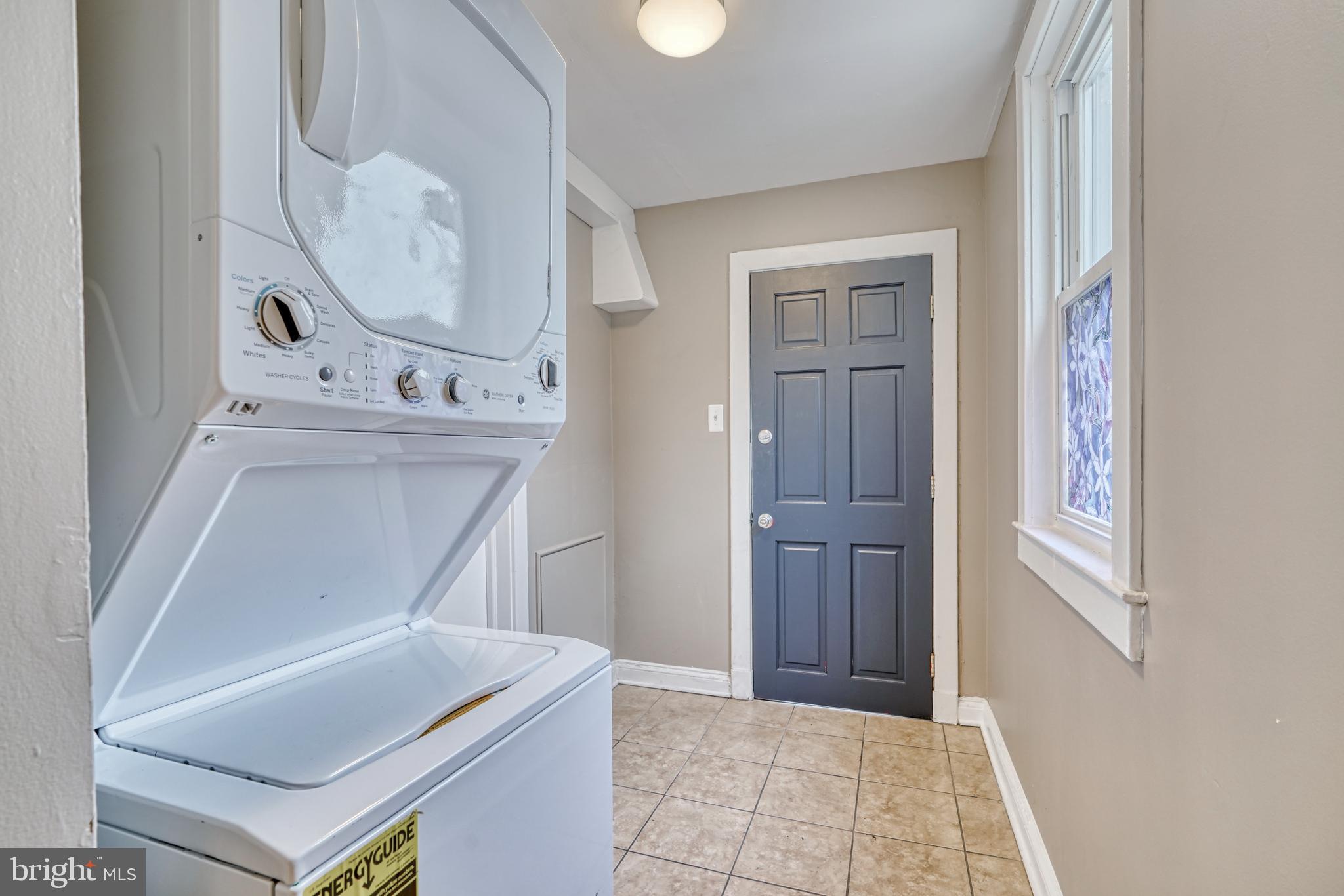 RIVERSIDE - Residential Lease
