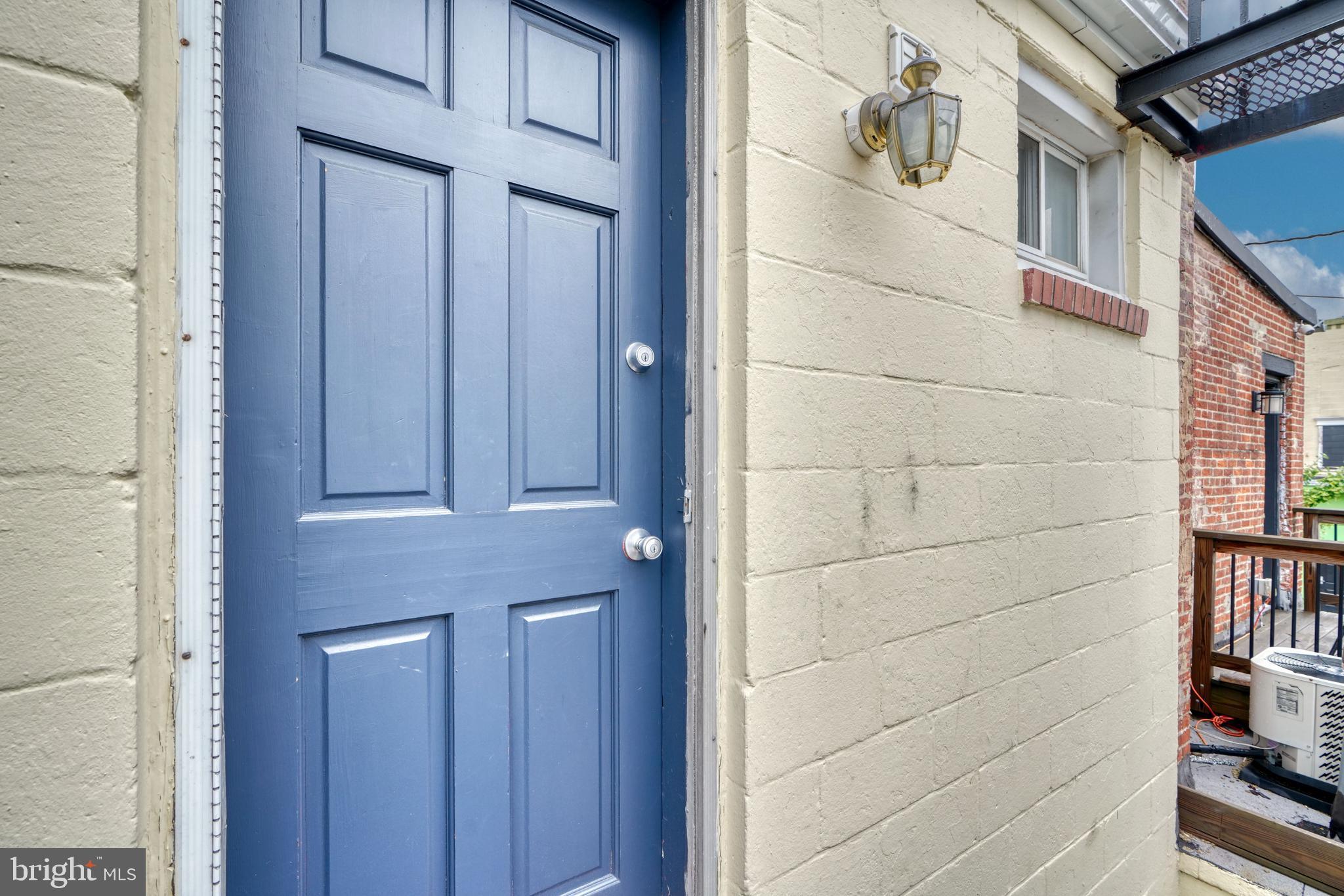RIVERSIDE - Residential Lease